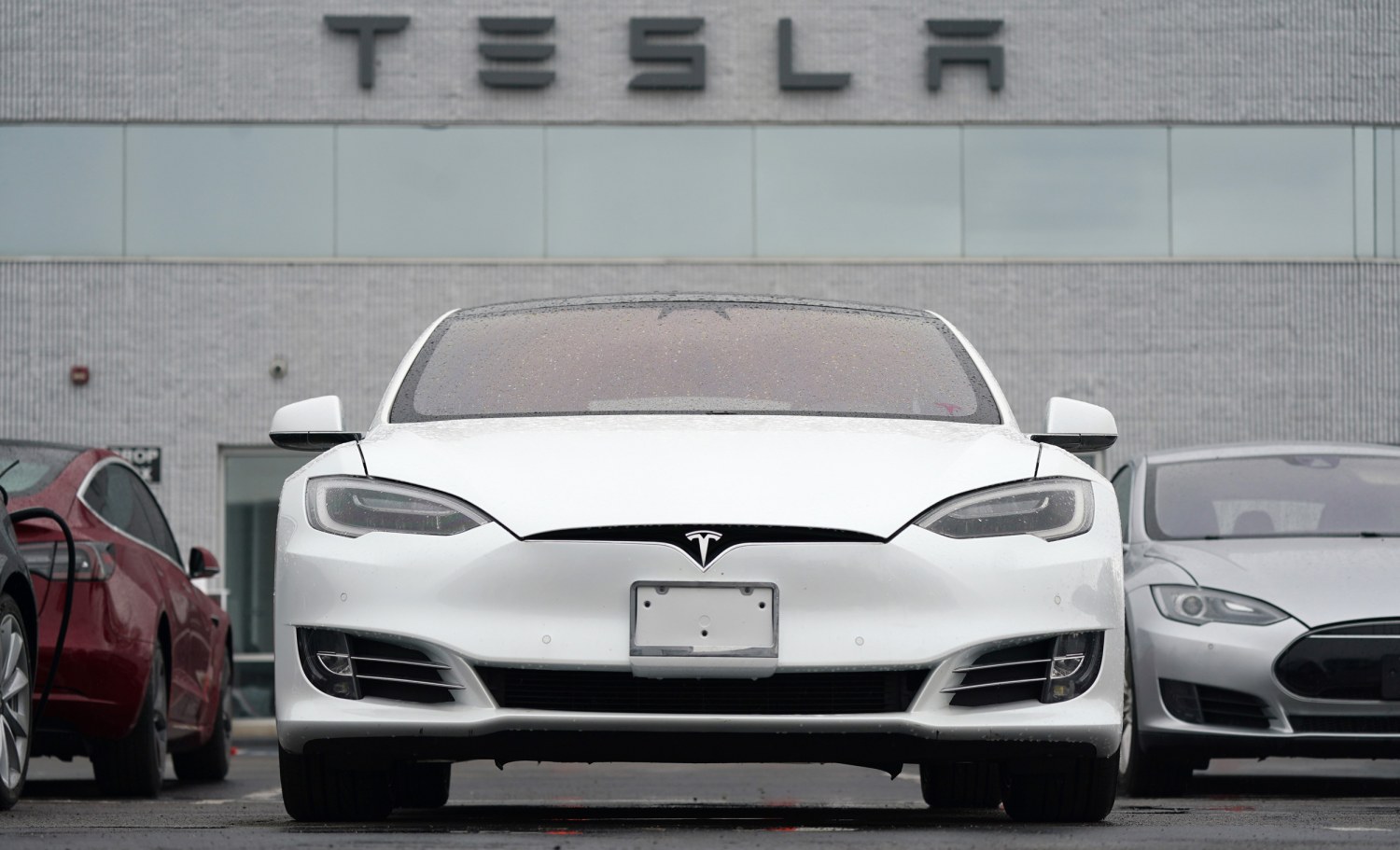 Want to Rent a Tesla? 4 Questions Answered Following Hertz's Tesla Order -  Bloomberg