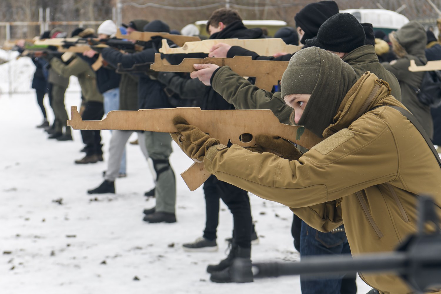 Ukraine readies for insurgency as Russia prepares for possible war