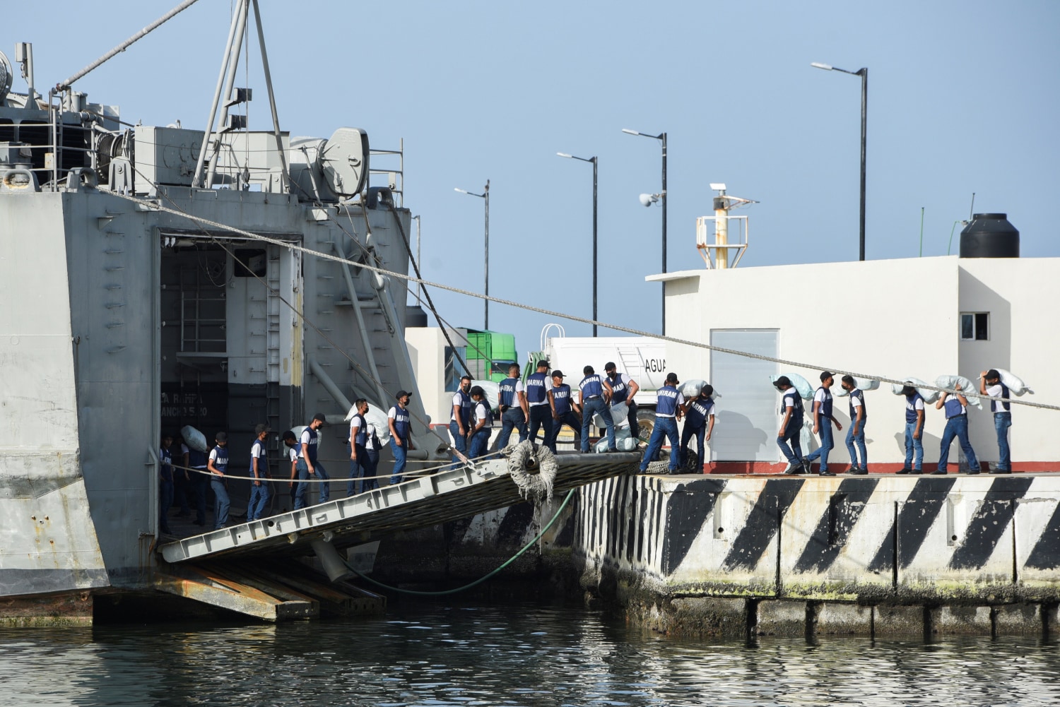 Mexico is sending navy ships with food medicines to Cuba