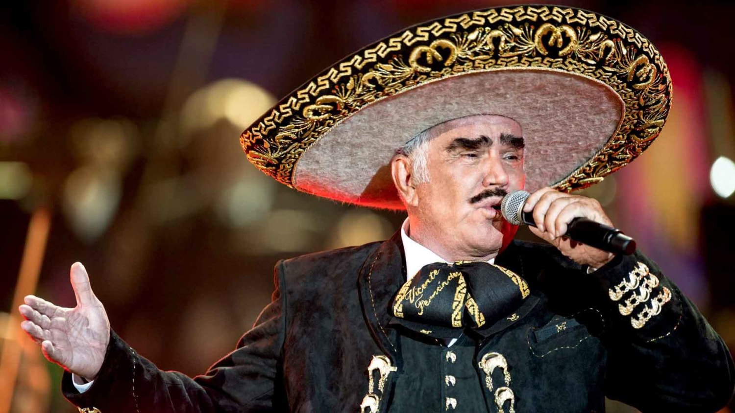 Vicente Fernández: familiares, políticos y famosos lamentan su muerte