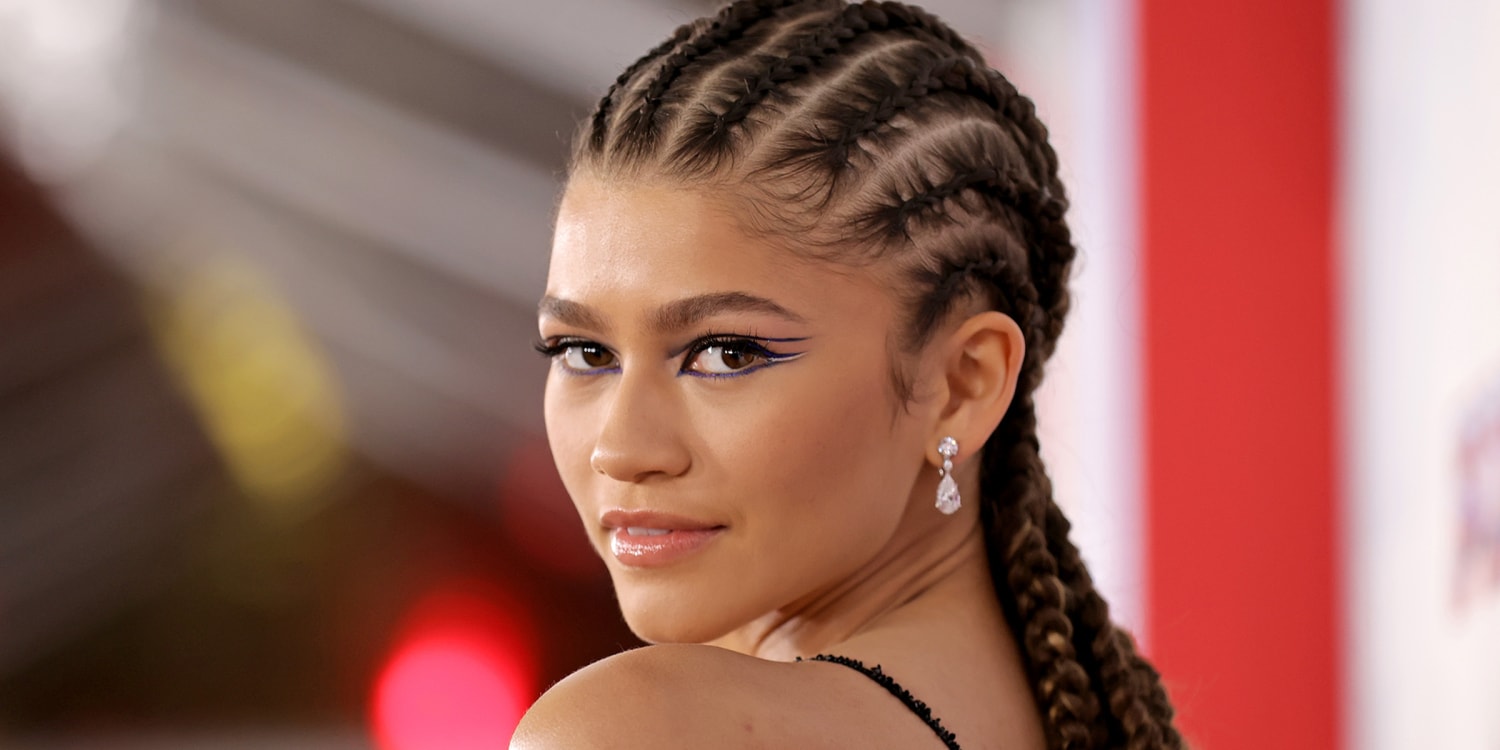 Zendaya's brow-length bangs are blowing up online and making us rethink our  current haircut