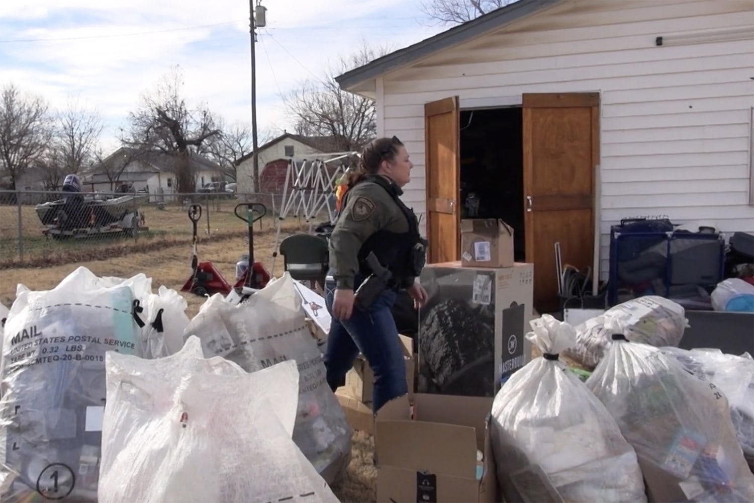 Okc Trash Day Christmas Eve 2022 3 People Accused Of Stealing Thousands Of Amazon Packages In 'Massive'  Oklahoma 'Theft Ring'
