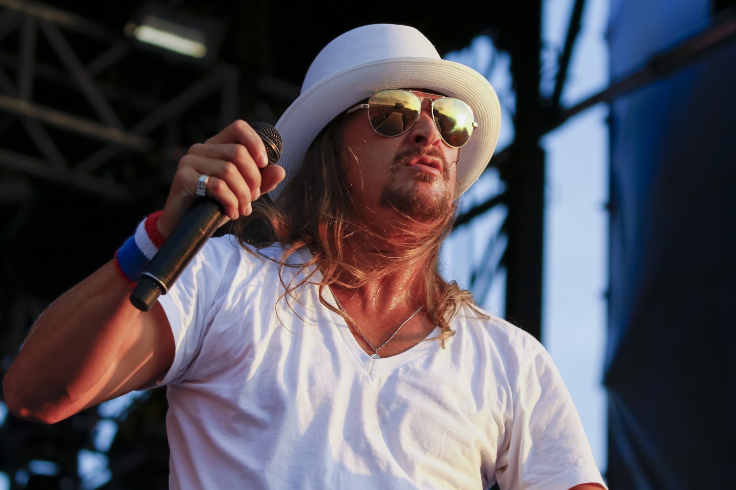 Kid Rock says he won't perform at venues that require vaccines or