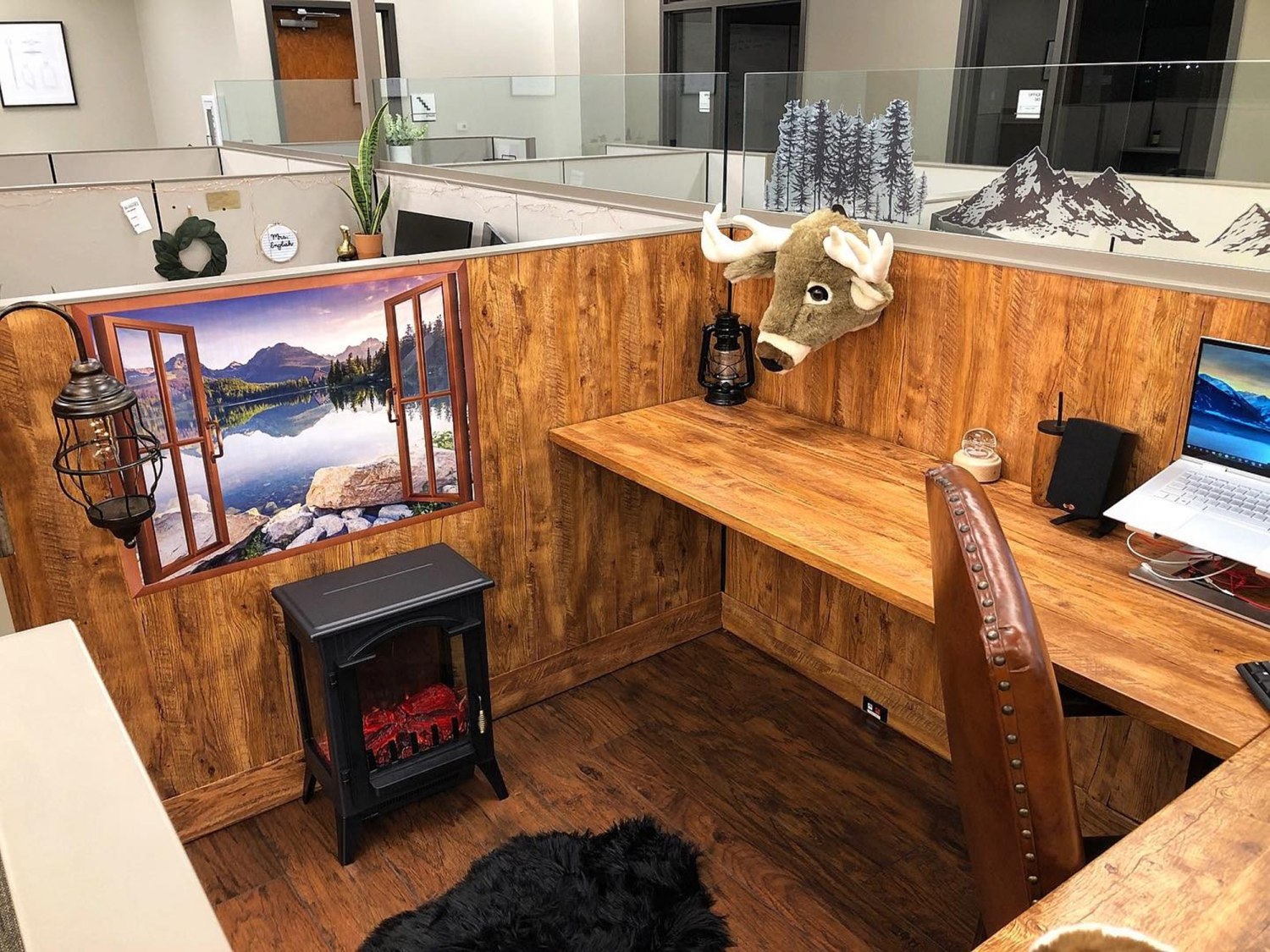 New Employee Surprises Company With Rustic Cubicle Renovation