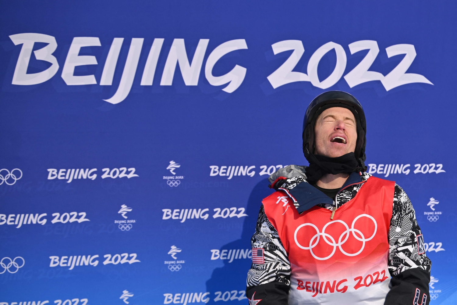 PyeongChang 2018: Shaun White wins halfpipe gold on last run