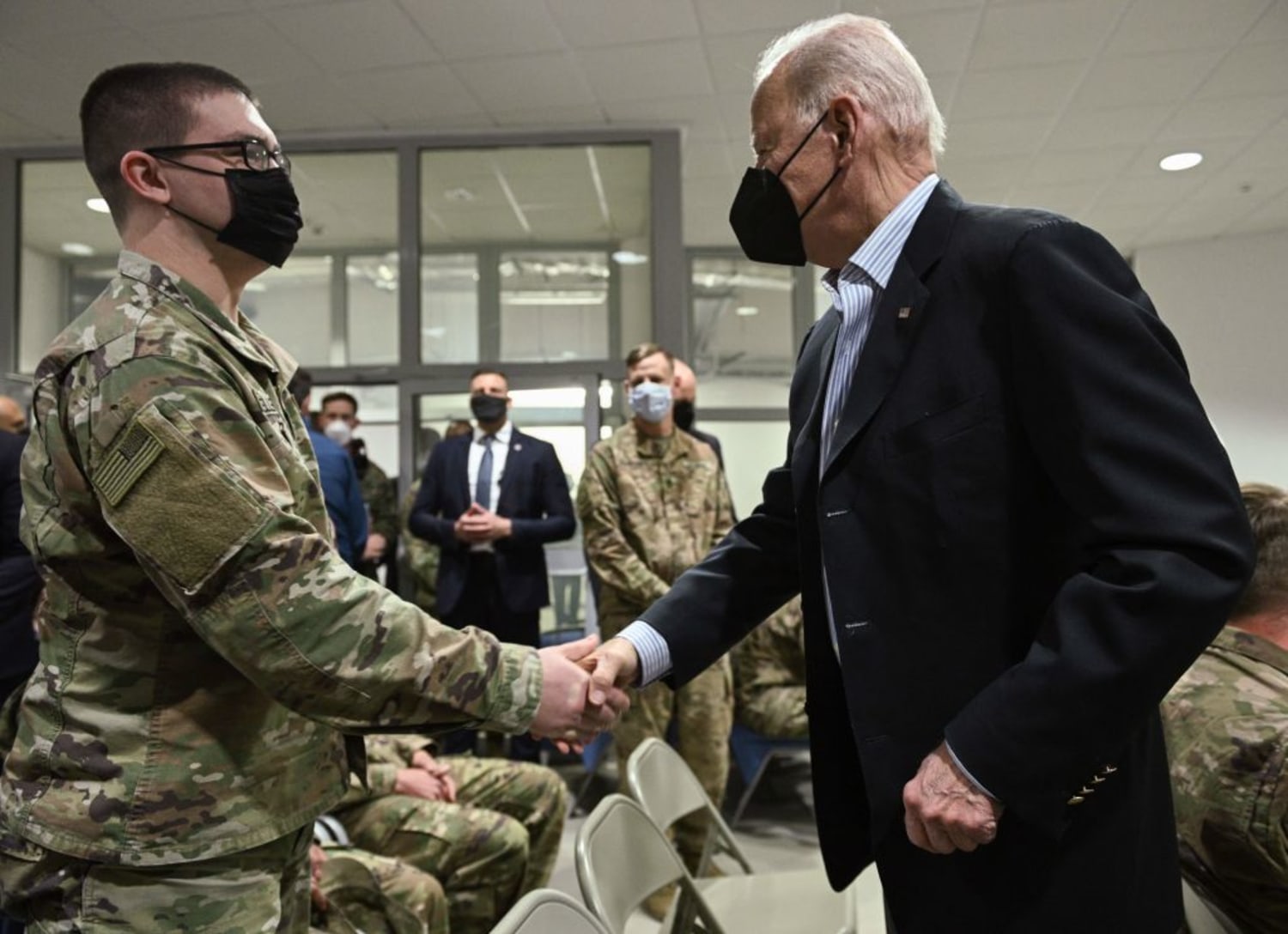 Biden dá largada em plano de apoio a PMEs, mas pacote trilionário