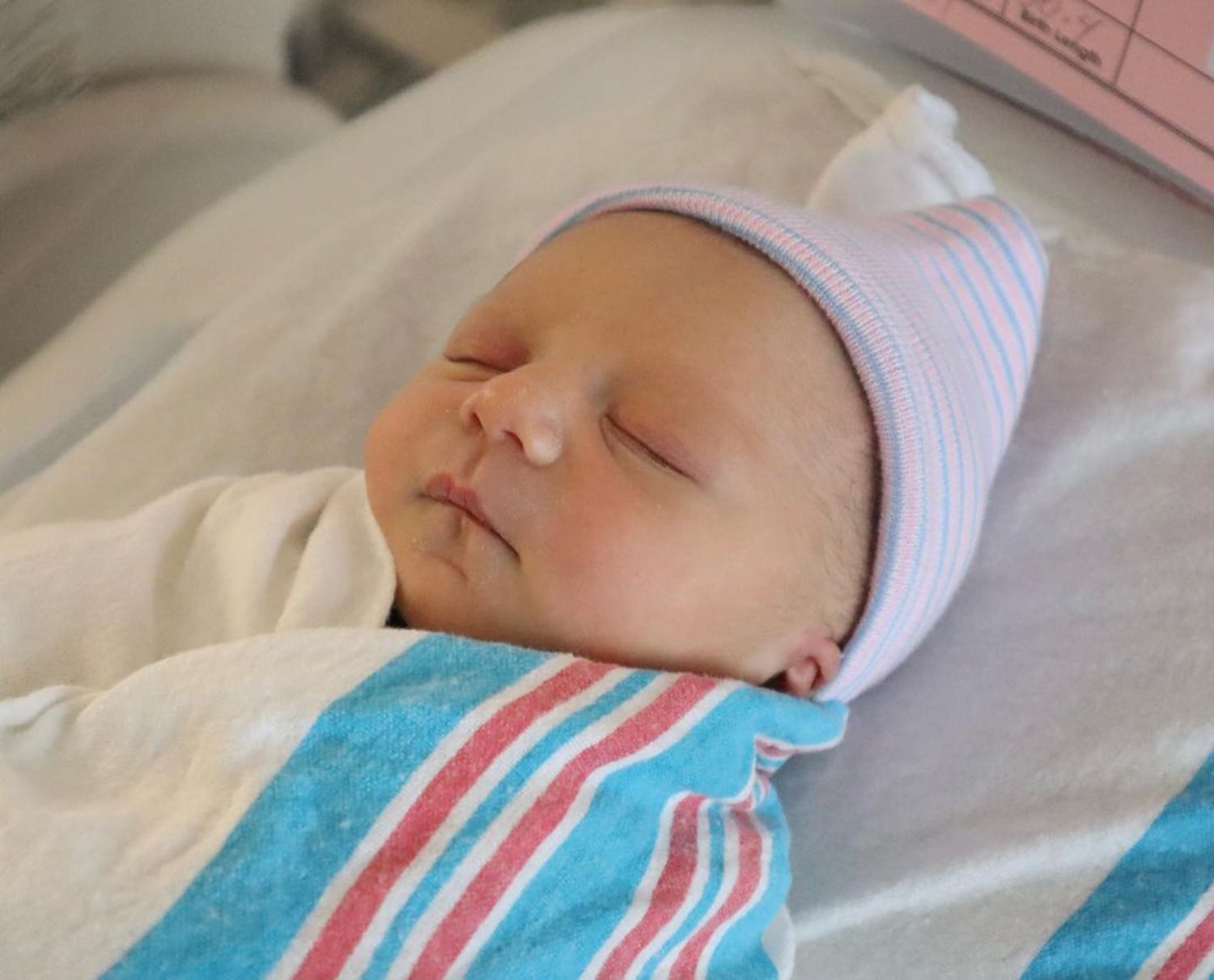 MSNBC anchor Lindsey Reiser welcomes a baby girl