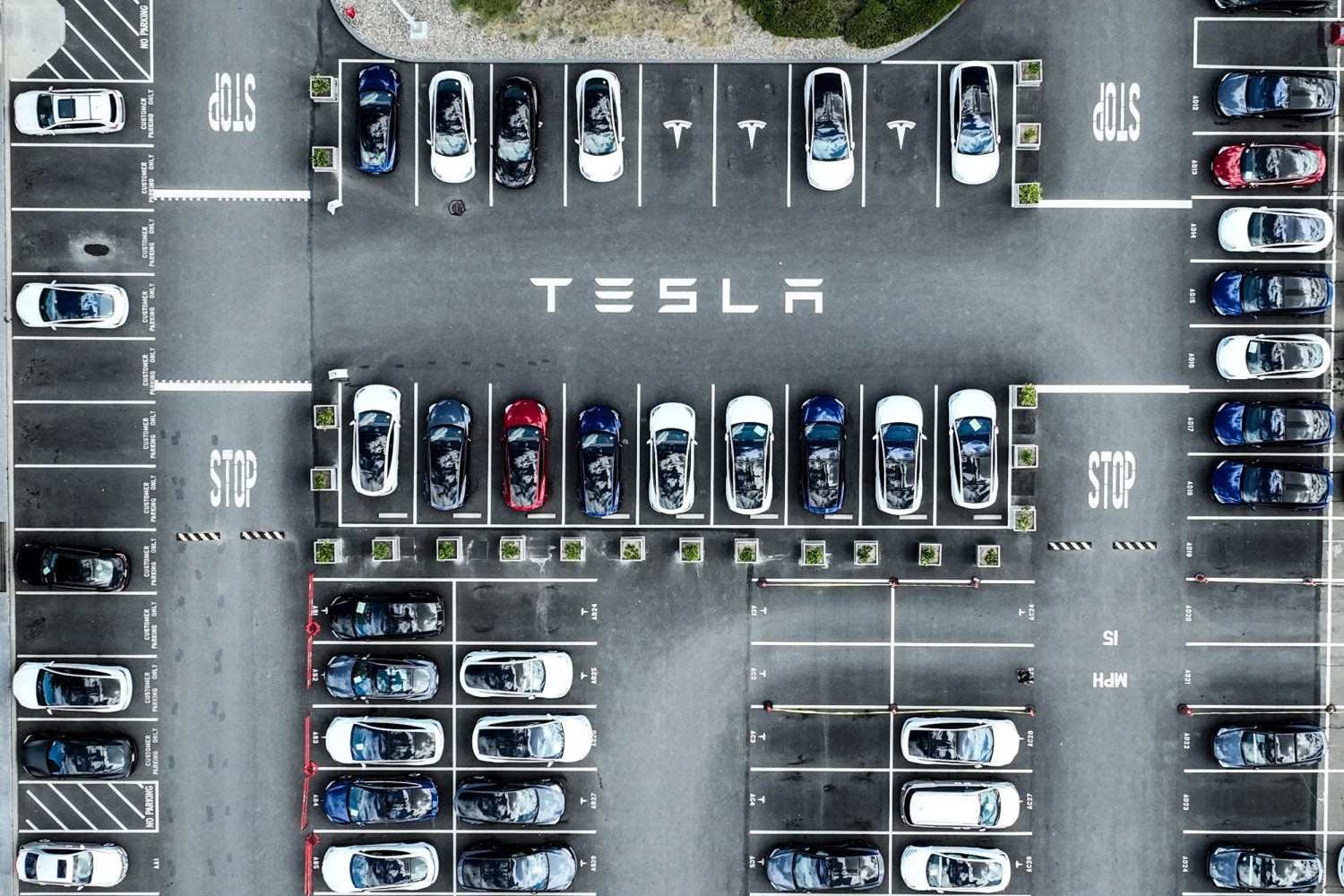 Tesla will pay travel costs for staff seeking abortion services
