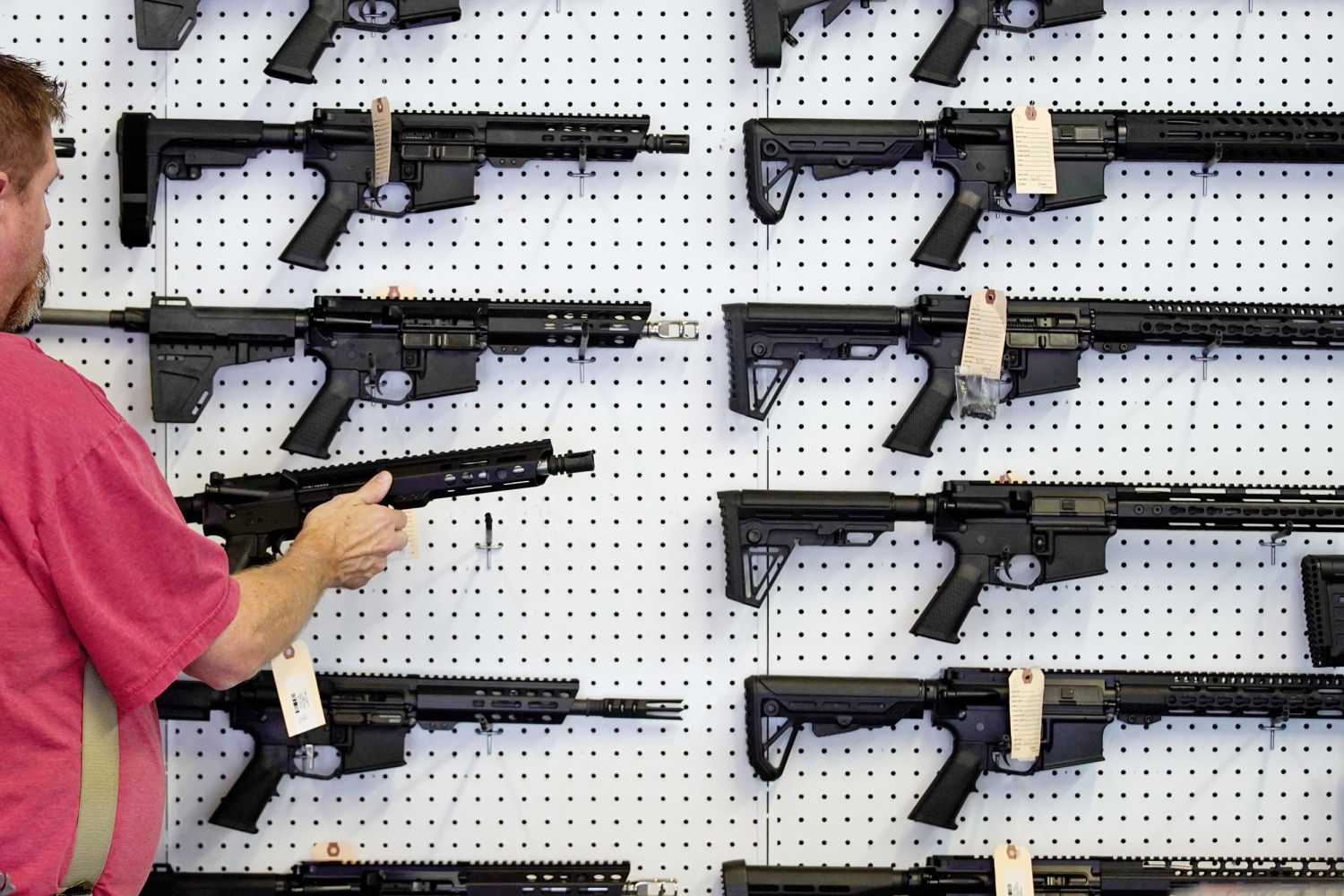 Poll finds Texans support raising age to buy guns from 18 to 21
