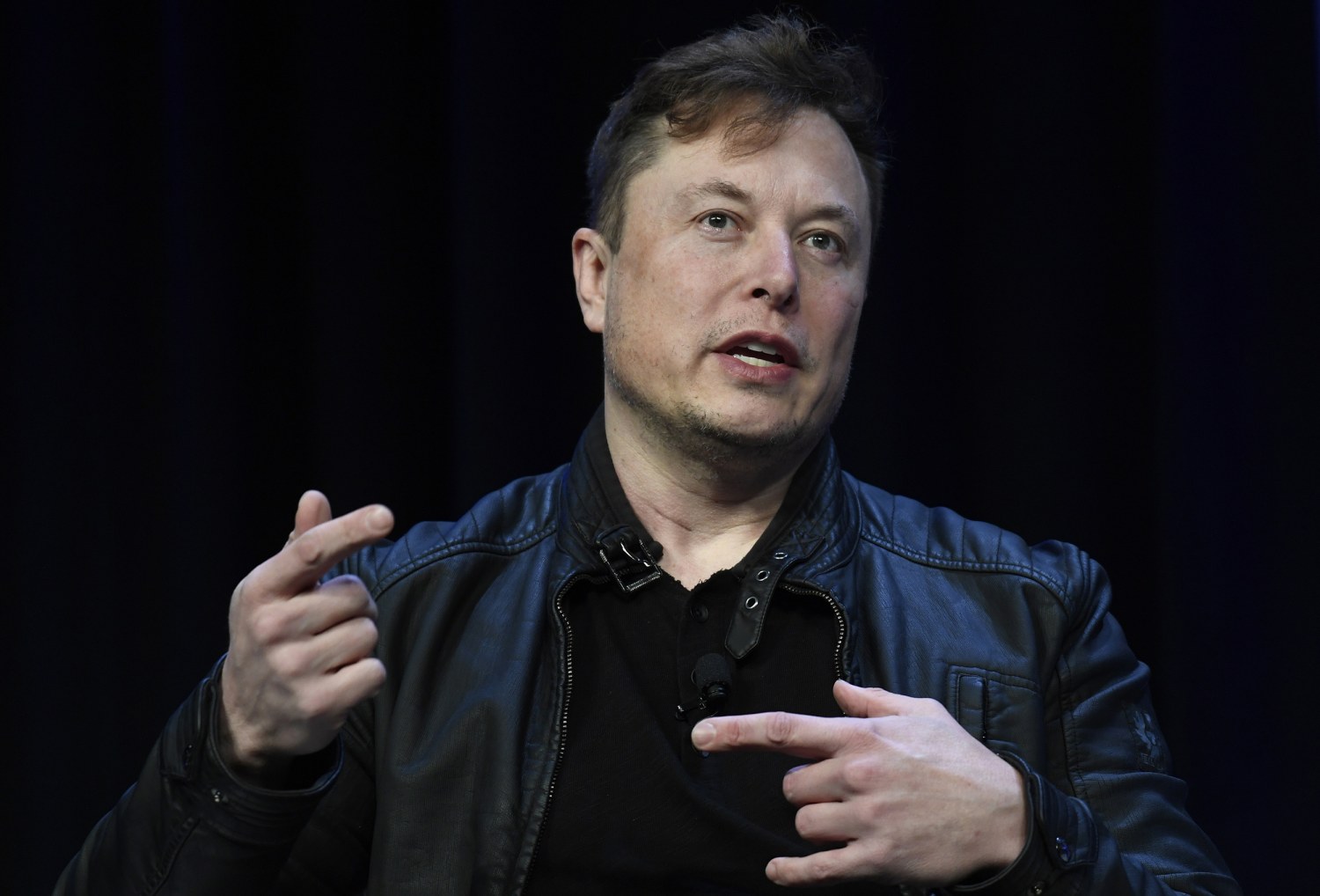 Elon Musk calls Twitter engineers back to office to help him with