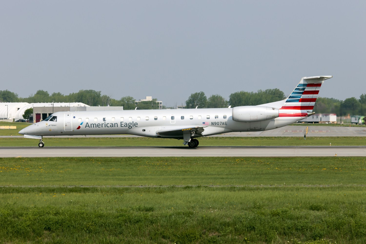american-airlines-regional-carriers-hike-pilot-pay-more-than-50-percent-as-shortage-persists