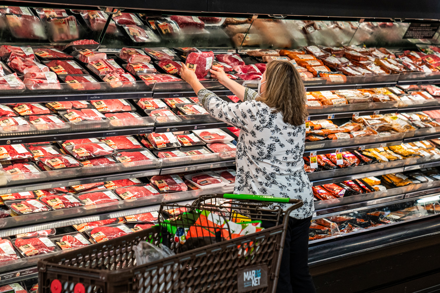 U.S. Beef Is Sizzling After Buyers Clean Out Grocery Shelves - Bloomberg