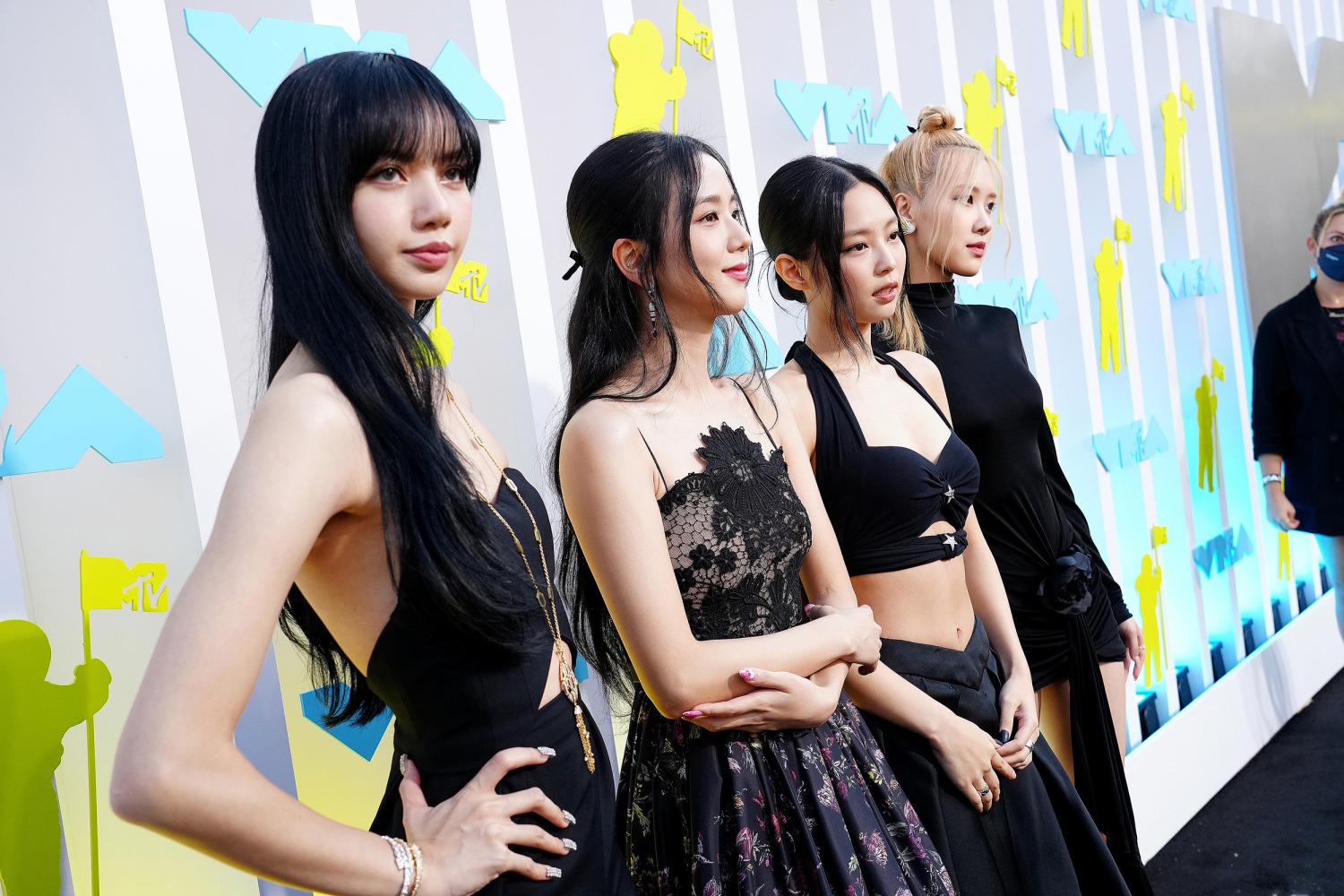 BLACKPINK made their VMAs red carpet debut in matching shades, black pink 