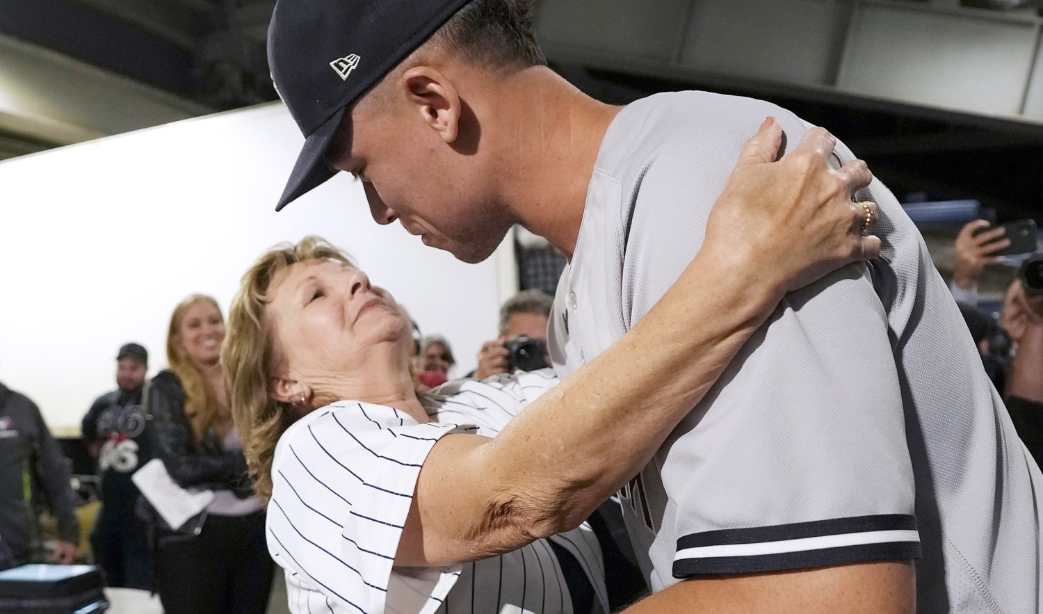 Judge's mom's reaction to homer, 09/28/2022