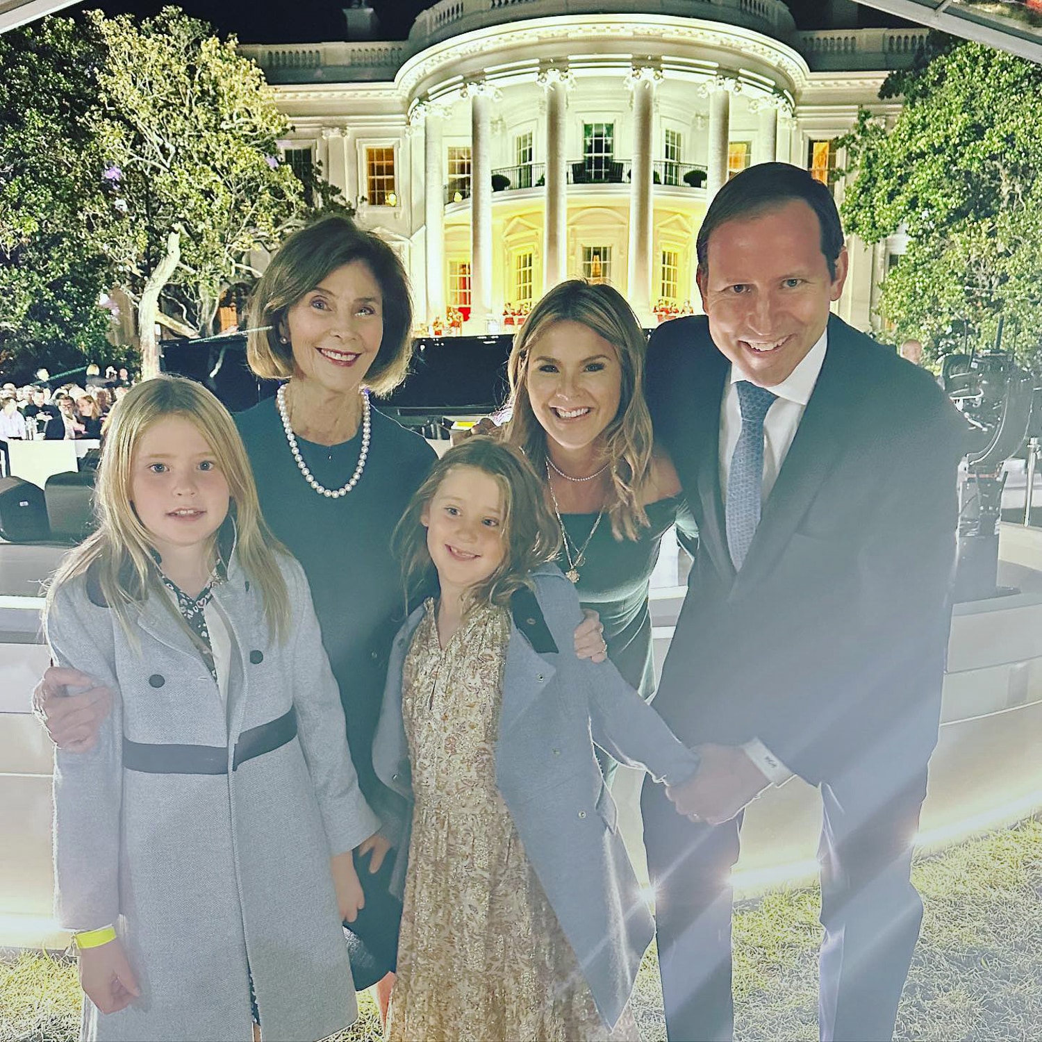 Jenna Bush Hager returns to White House with mom Laura Bush and daughters