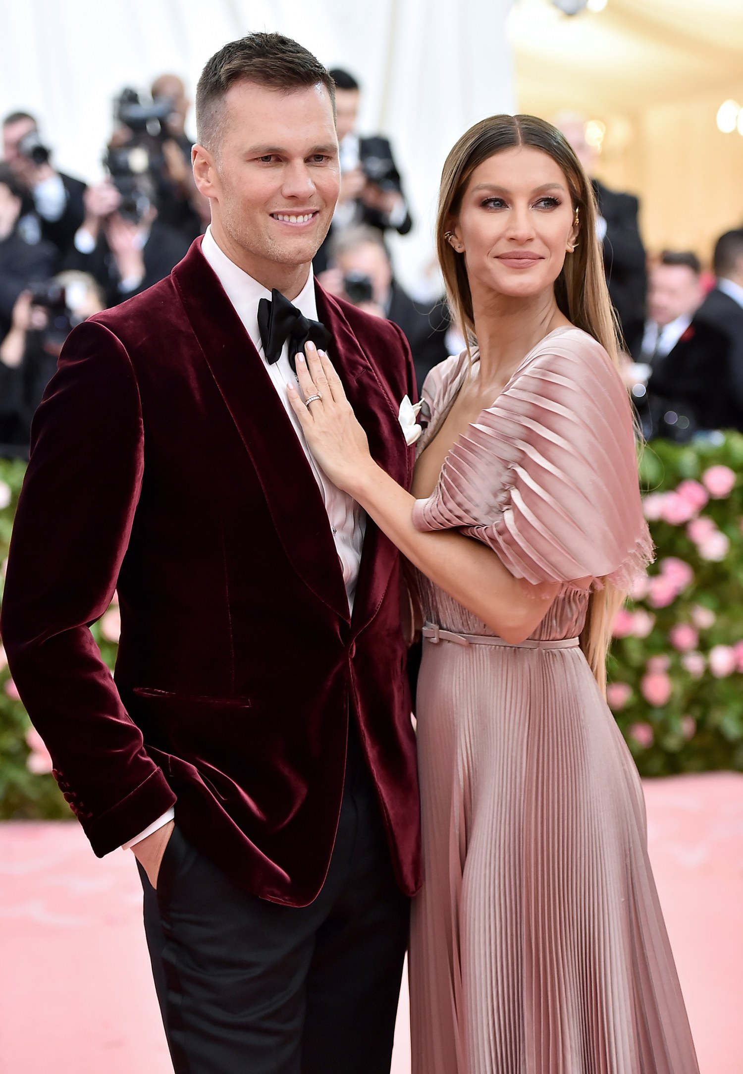 Gisele Bündchen Reportedly Has A New Billionaire Boyfriend After Divorcing  Tom Brady