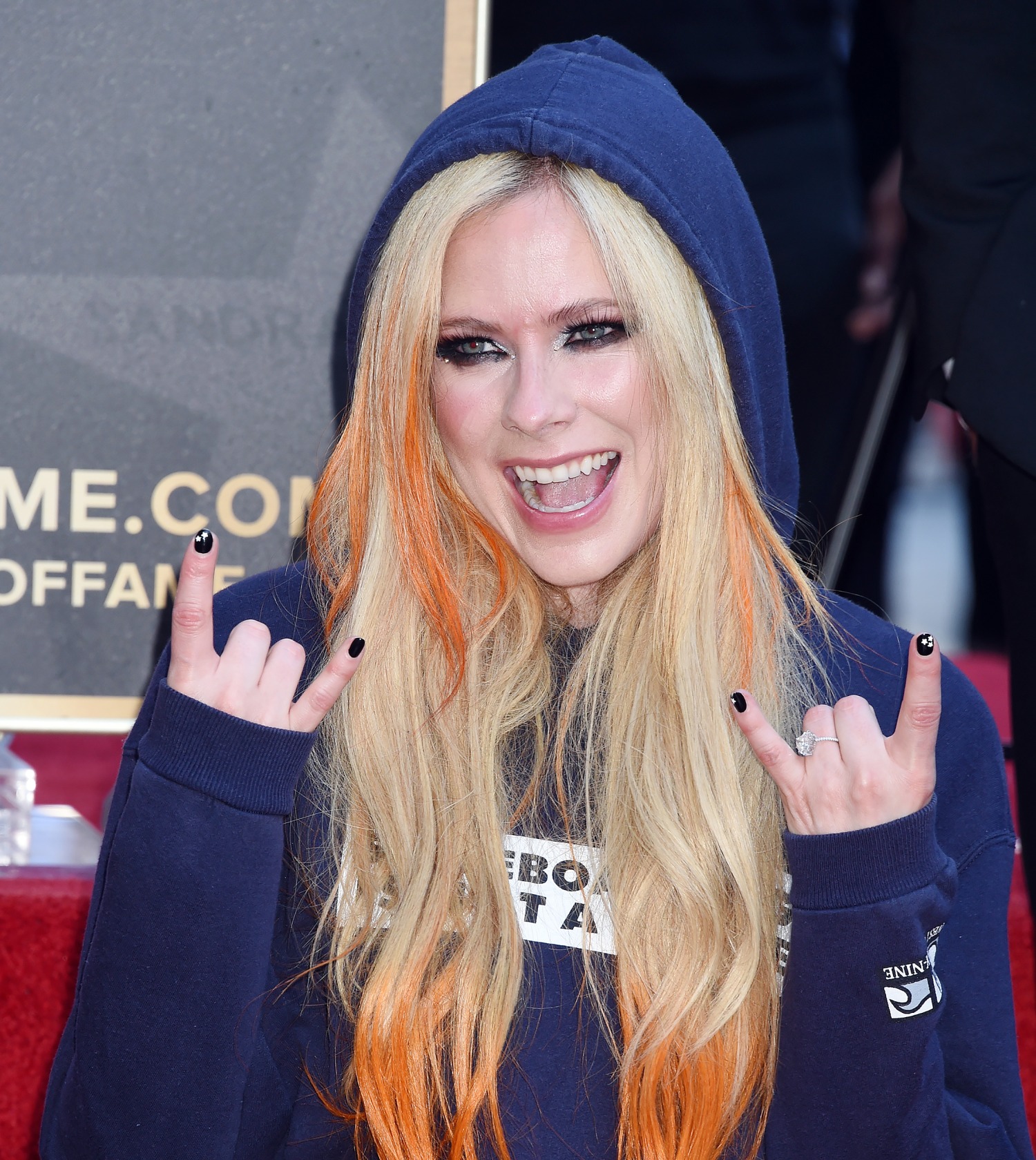 Chop! Avril Lavigne says goodbye to her signature long hair