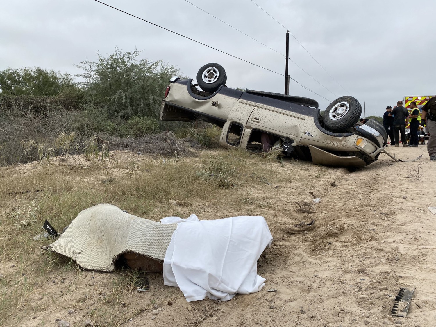 Migrantes morrem sufocados em comboio no Texas - SIC Notícias