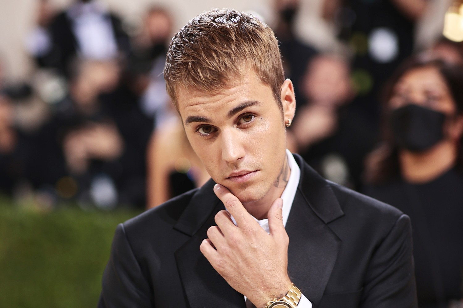Justin Bieber sells rights to his music back catalog