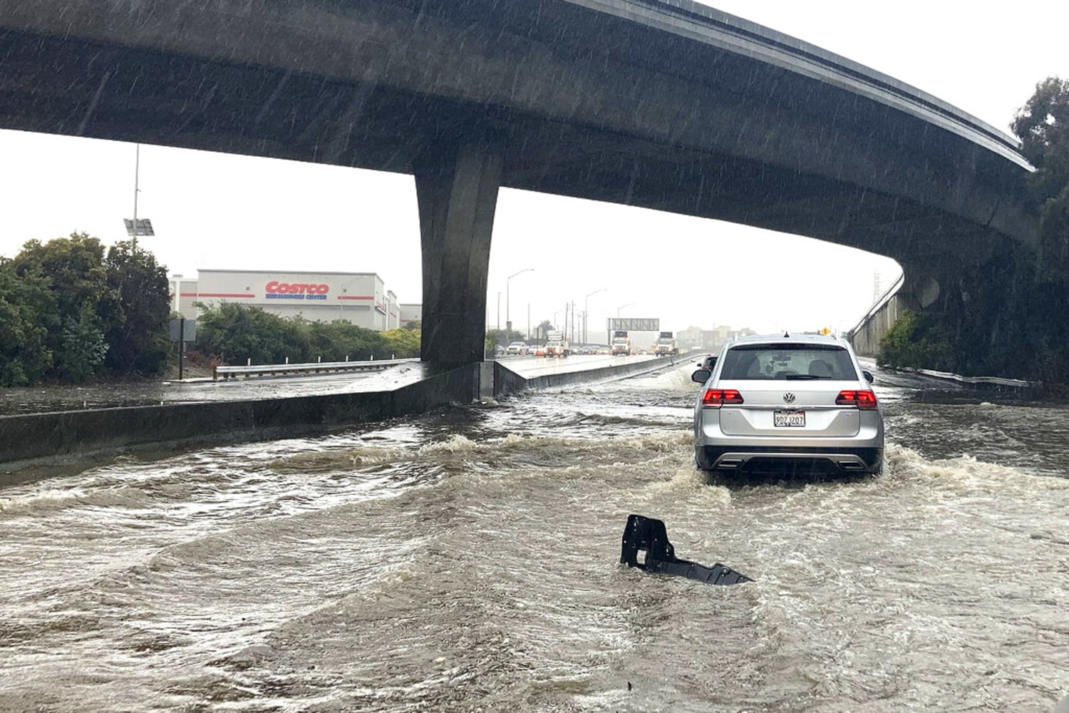 Un temporal deja fuertes lluvias y nevadas en California