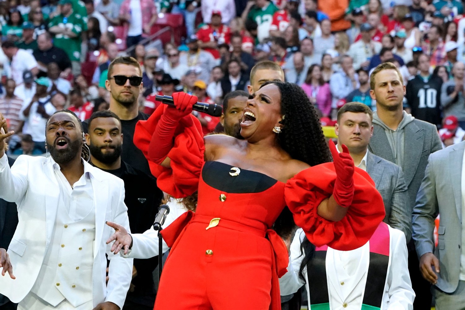 Sheryl Lee Ralph Sings Anthem in Red Jumpsuit at Super Bowl 2023 – WWD