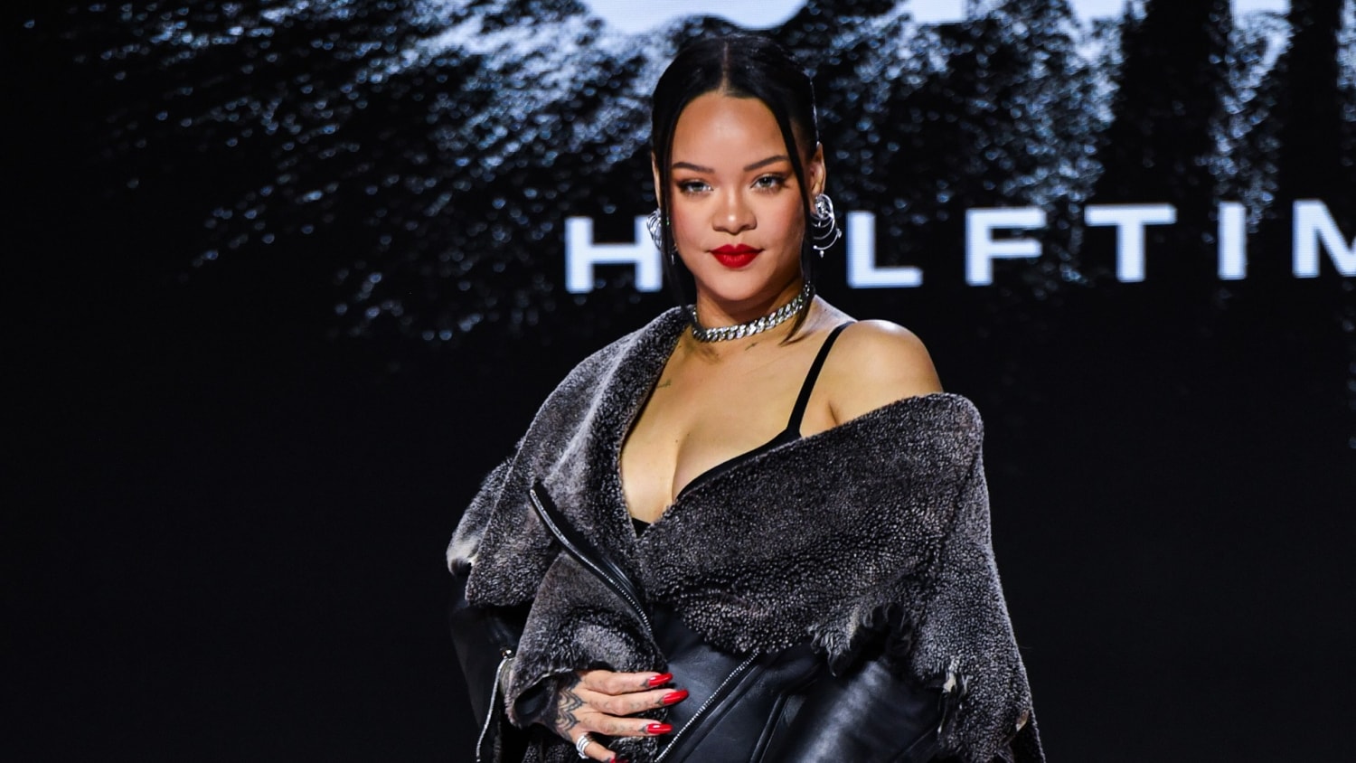 Super Bowl 2023: Rihanna Trae desfile de éxitos al Medio Tiempo – Billboard