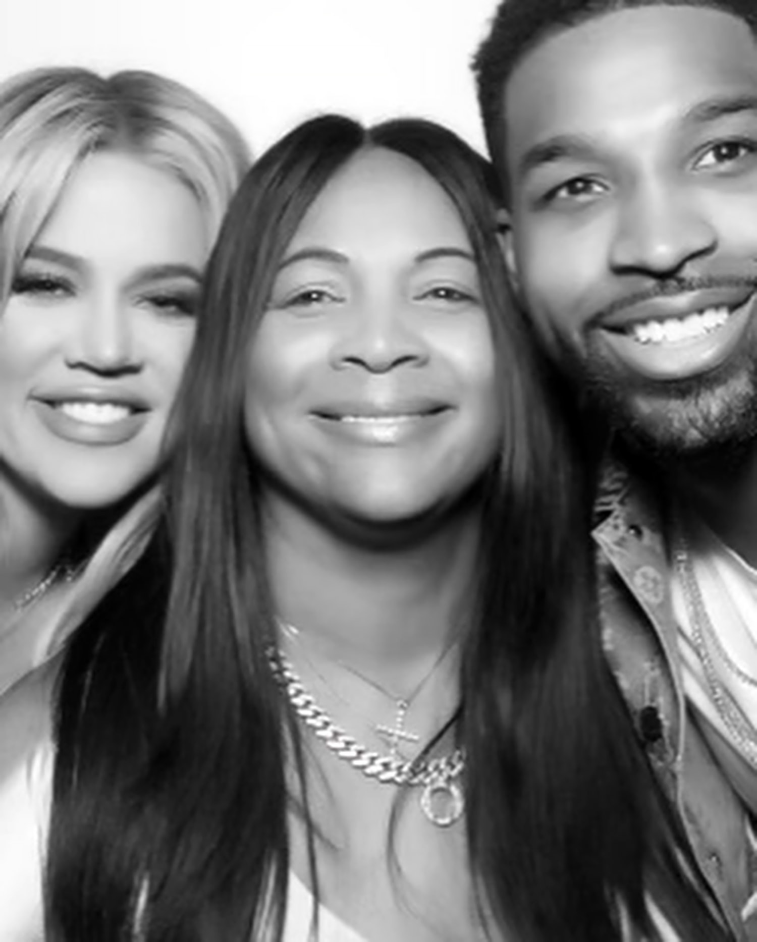 Kim Kardashian Supports Khloe After Tristan Thompson's Mom's Death –  Hollywood Life