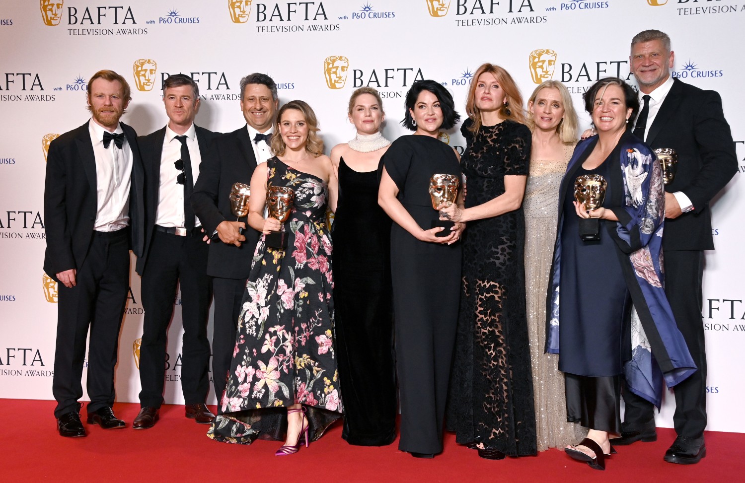 Bafta Film Awards 2022 red carpet in pictures - BBC News