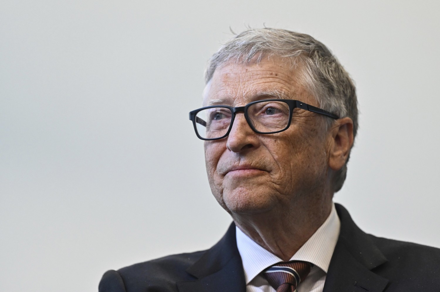 Bill Gates visits China as leaders try to revive foreign business interest
