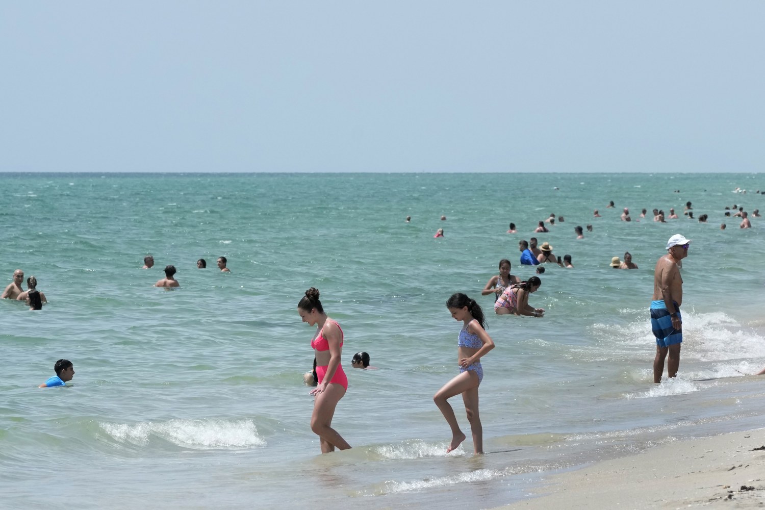 Like a hot tub: Water temperatures off Florida soar over 100