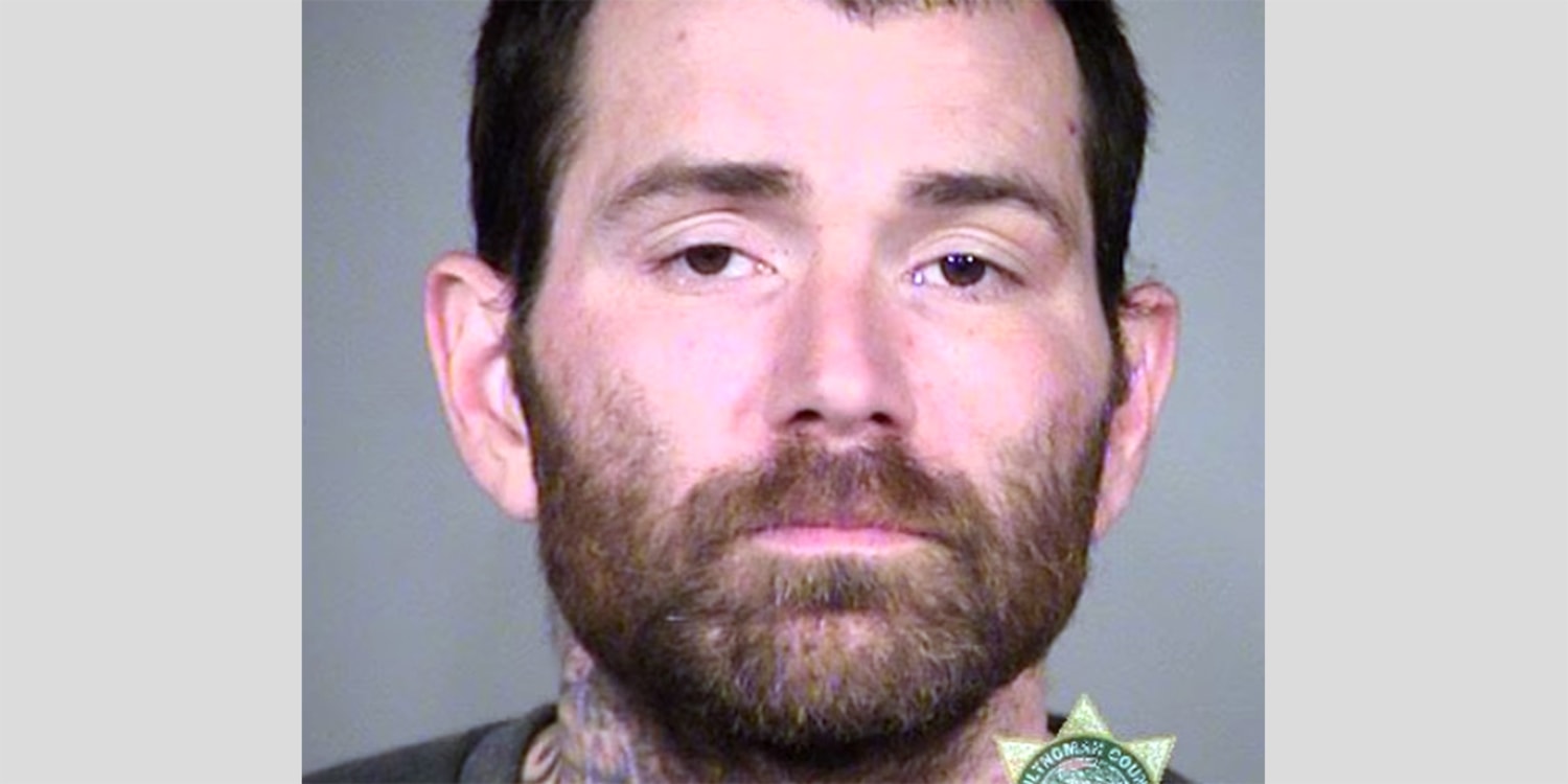 Prisoner captured after escaping Oregon mental hospital while fully shackled picture