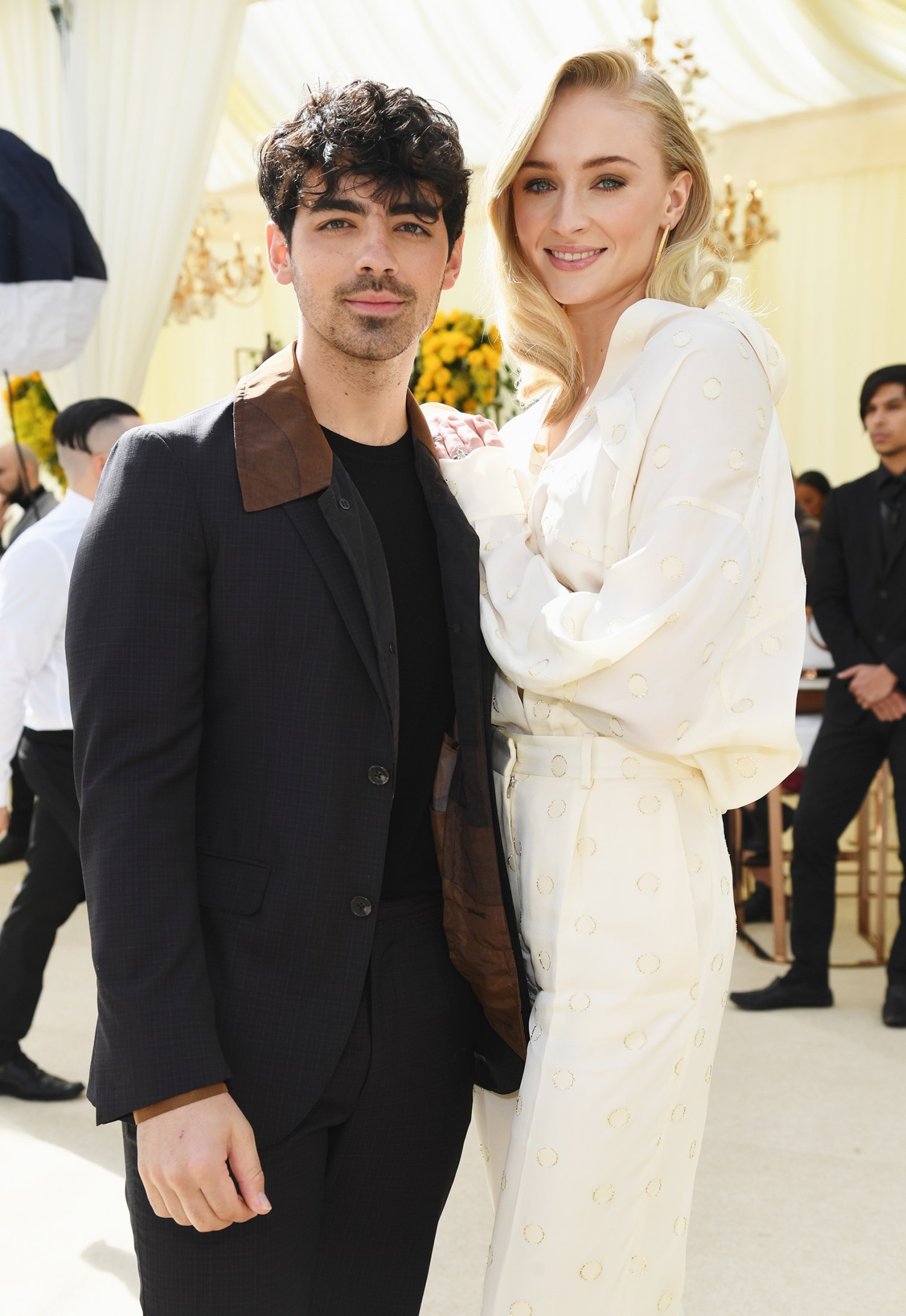 Sophie Turner and Joe Jonas arrive in Paris amid wedding rumors - Good  Morning America