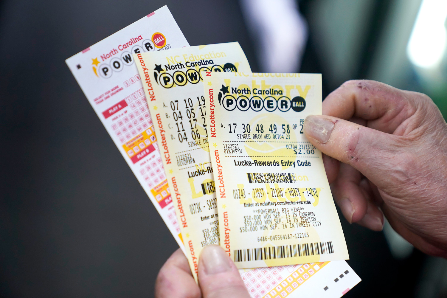Powerball odds, how to play explained as jackpot climbs to $1.4