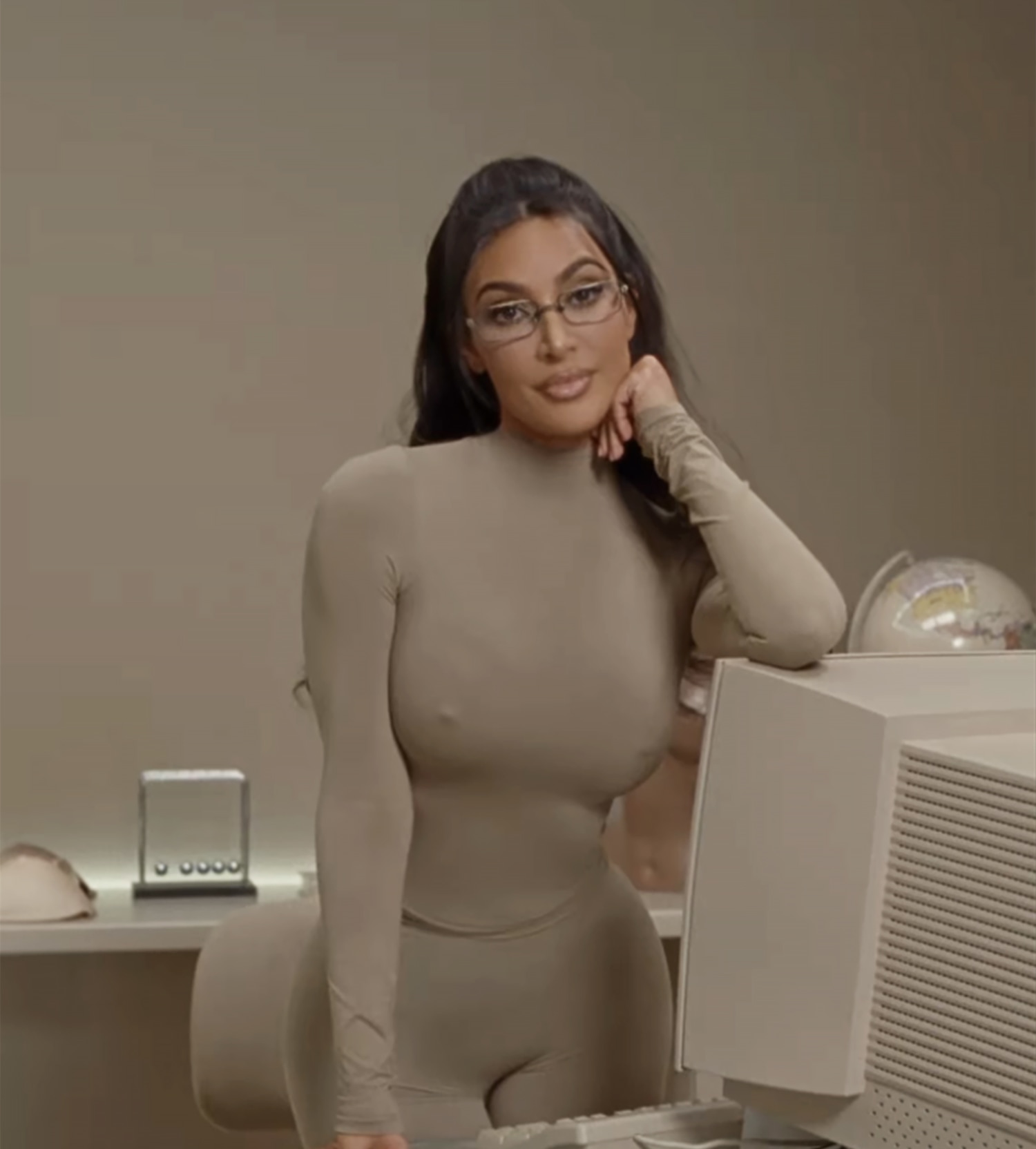 I've got 36DD boobs and tried Kim Kardashian's Skims bra - people
