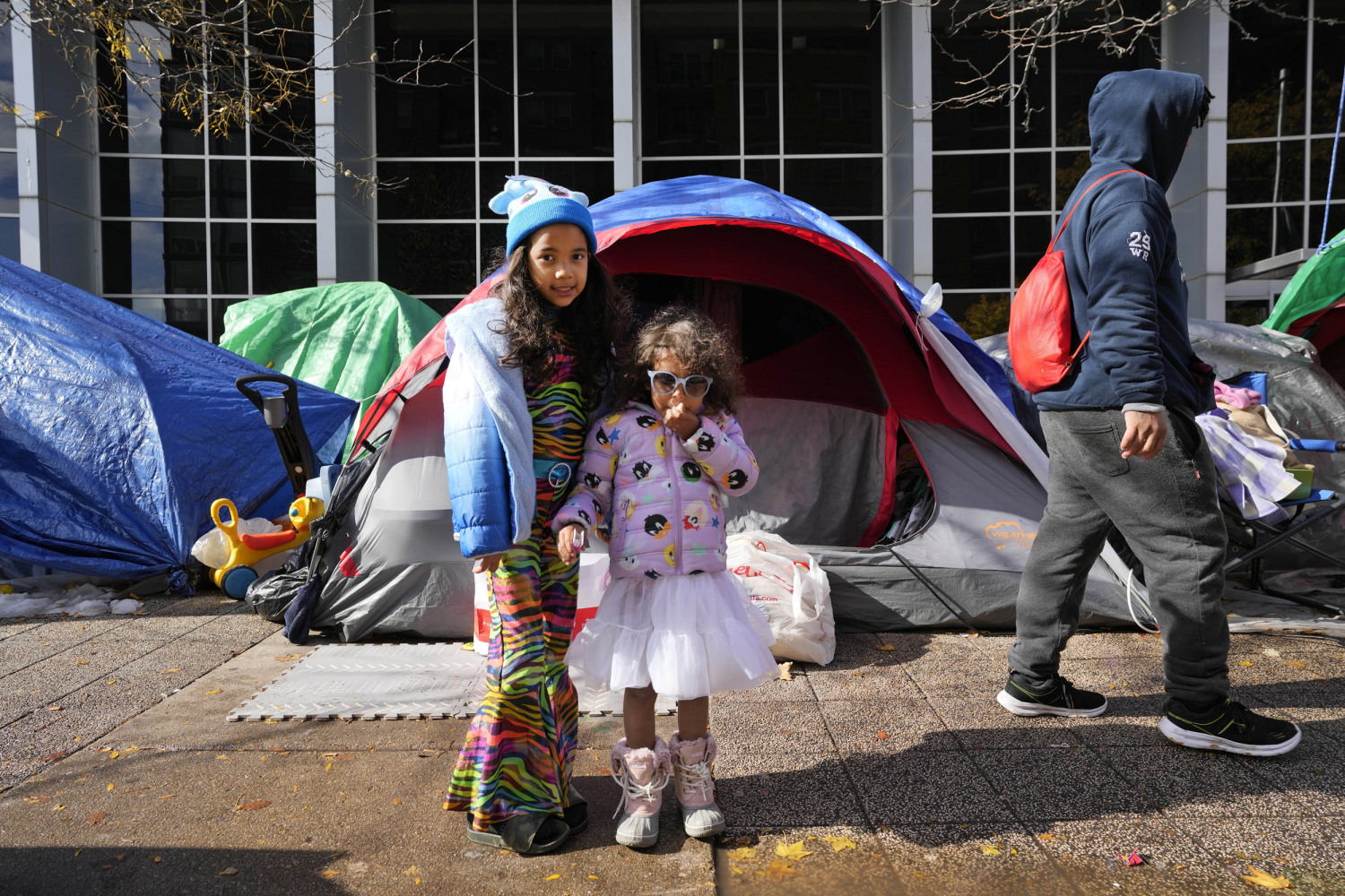 Chicago struggles to house migrants as winter weather slams the city