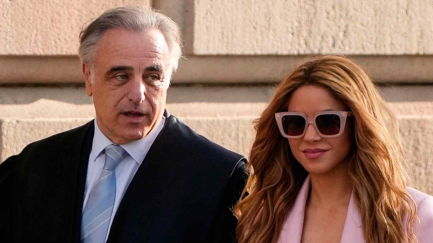 Abogado de Shakira se lanza contra Piqué y Ramos sale involucrado