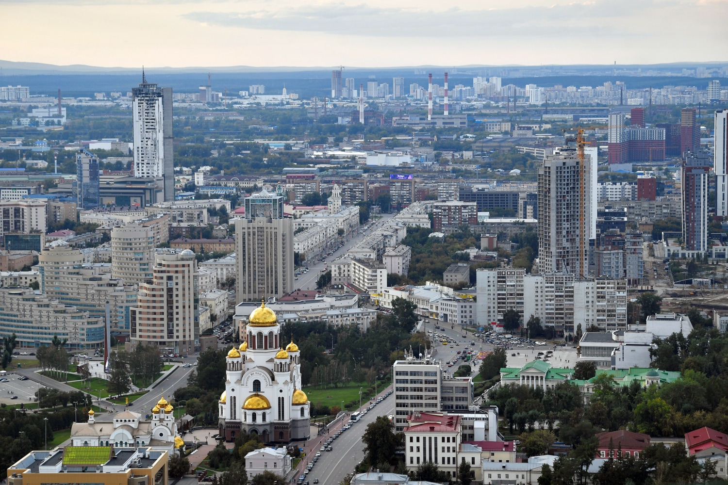 Video shows Russian riot police raiding gay bar, local outlets report