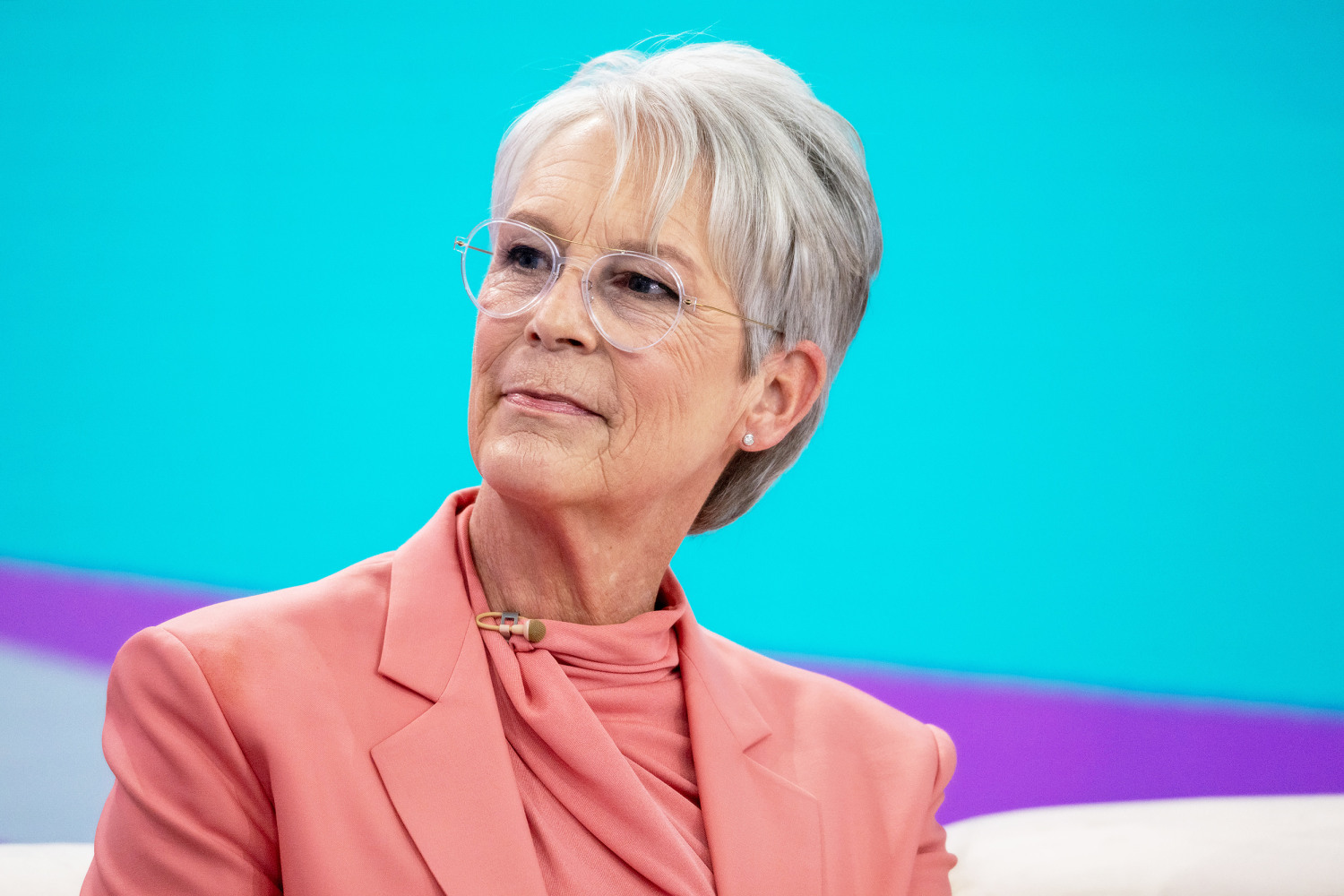 Jamie Lee Curtis Marks 25 Years of Sobriety After Addiction