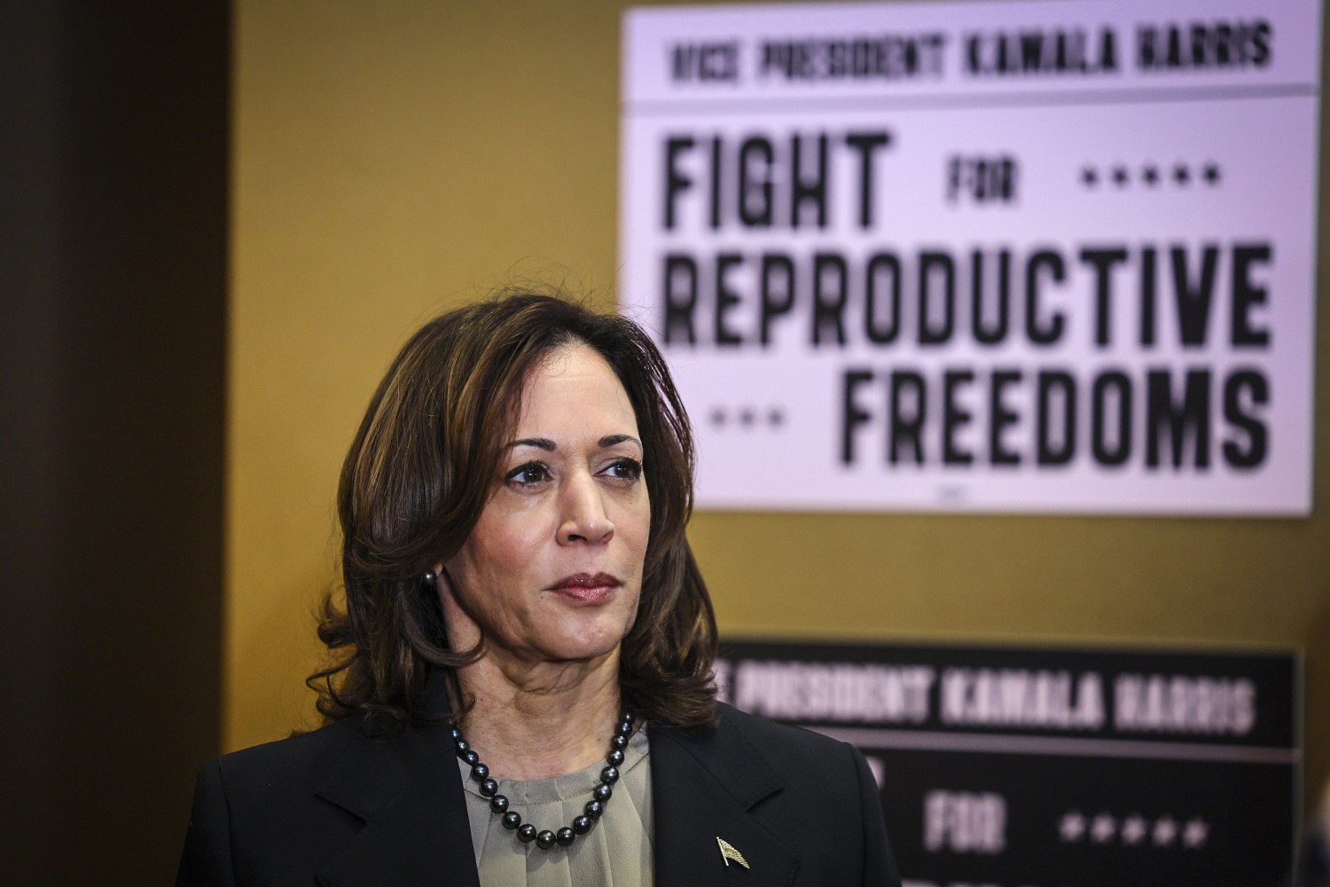 Kamala Harris visits Planned Parenthood clinic