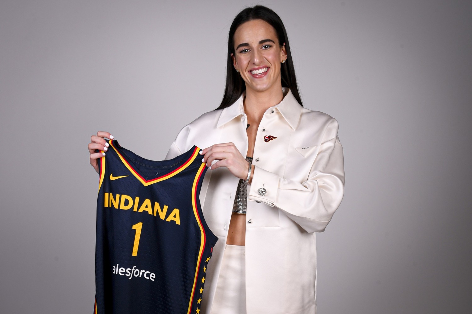 Caitlin Clark's Indiana Fever jersey becomes top-selling jersey for a draft  pick