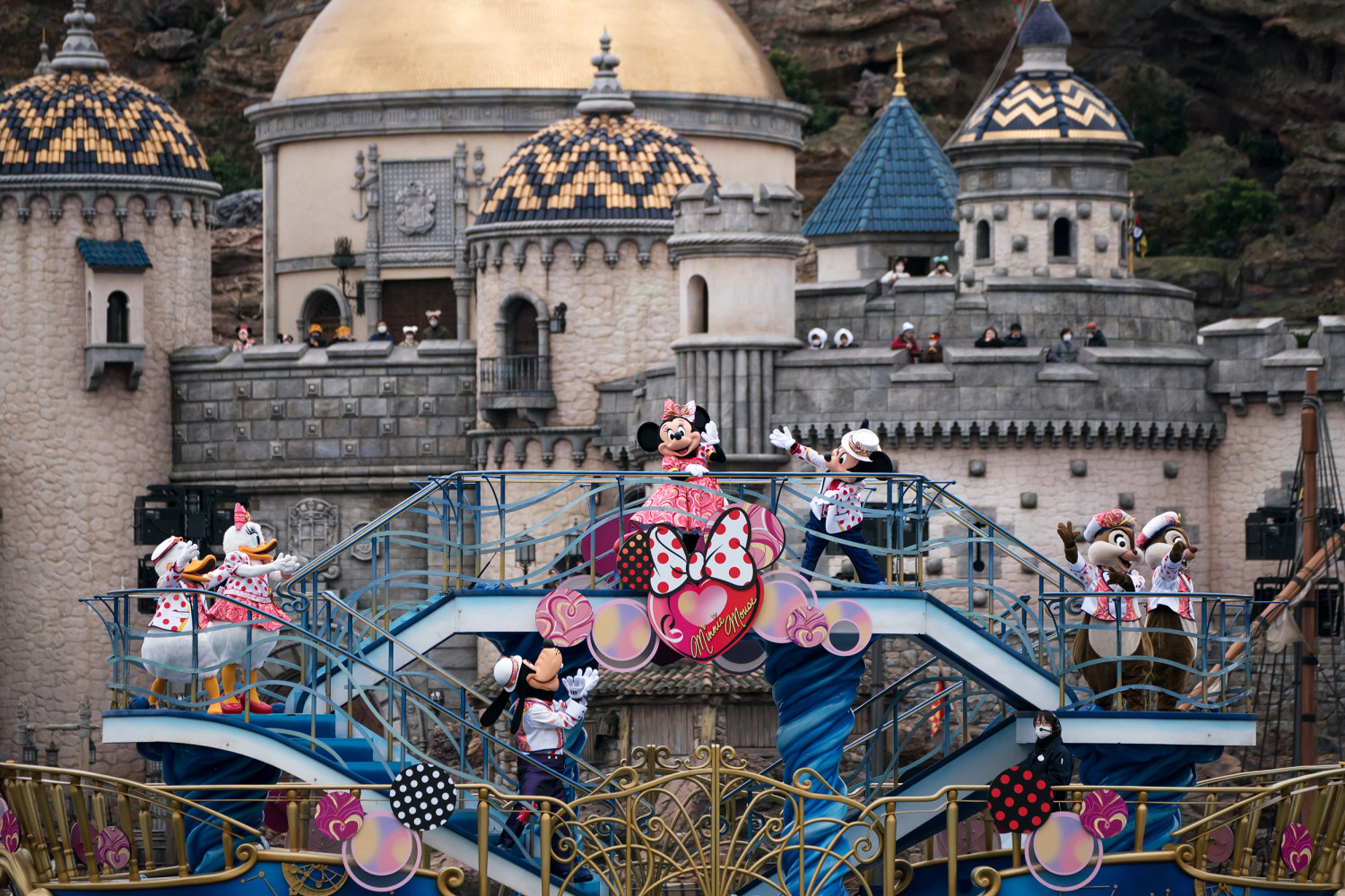 Tokyo Disney targets U.S. customers with American influencers
