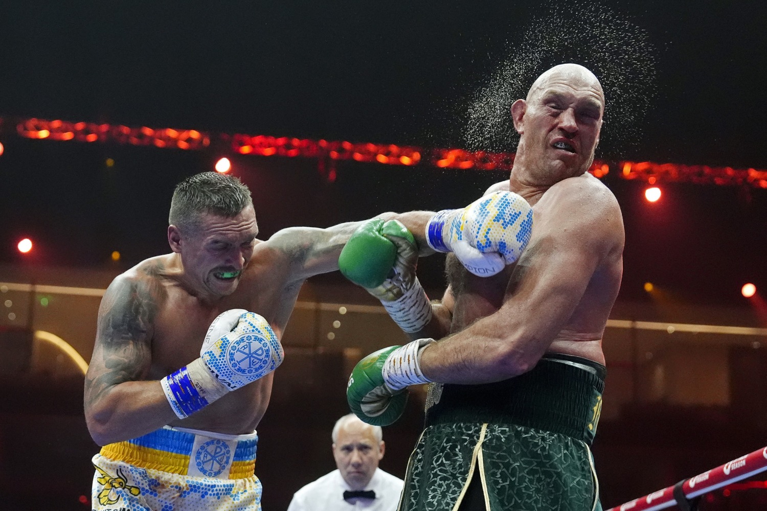 Oleksandr Usyk beats Tyson Fury by split decision to become the undisputed heavyweight champion