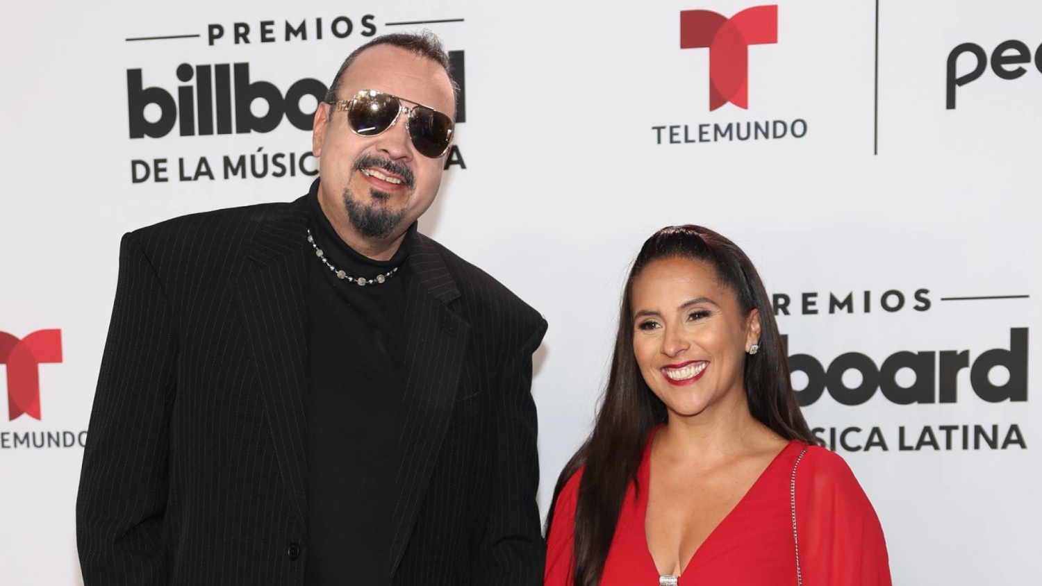 Pepe Aguilar está reencontrando su vida en pareja