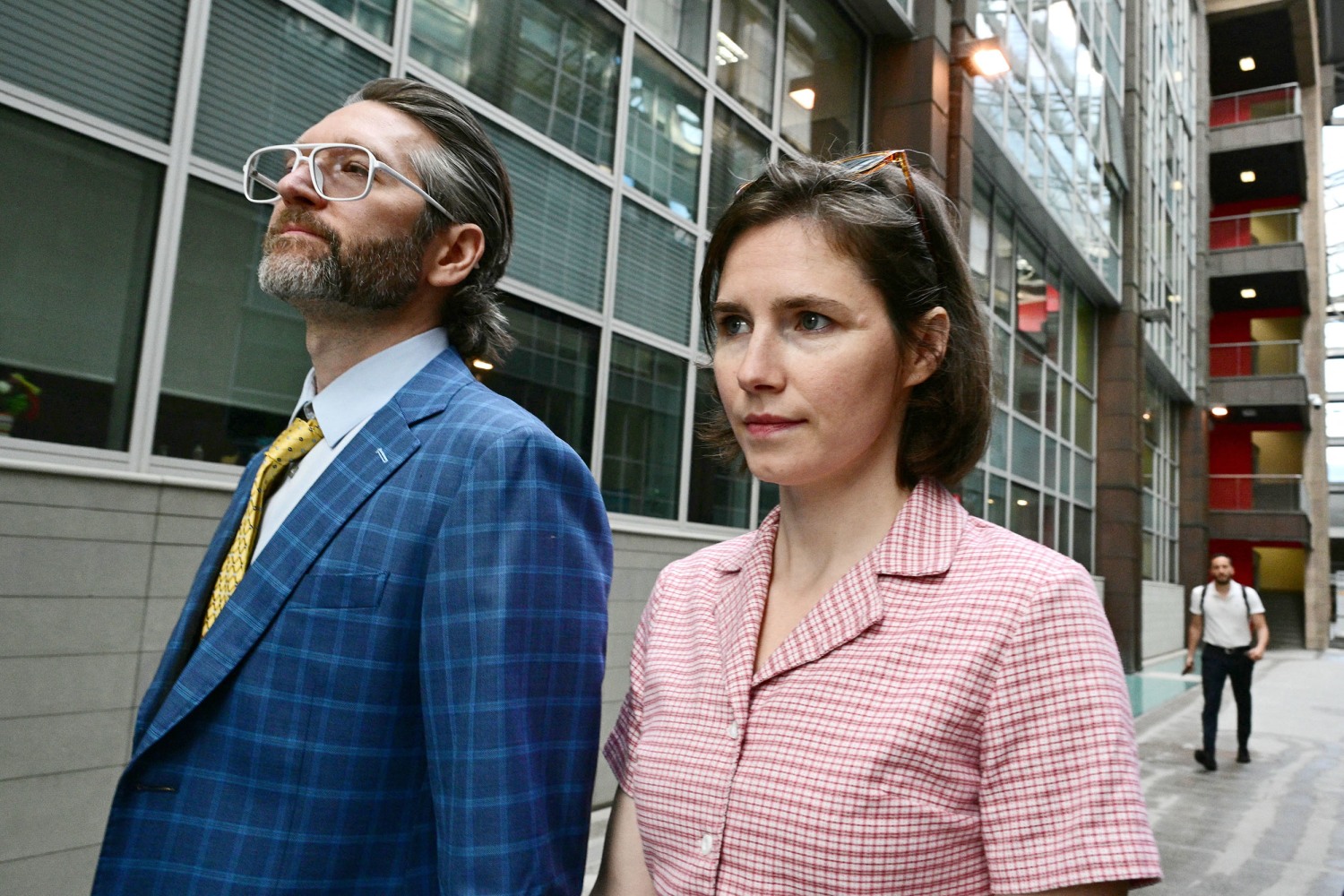 https://media-cldnry.s-nbcnews.com/image/upload/t_fit-1500w,f_auto,q_auto:best/rockcms/2024-06/240506-amanda-knox-mb-0951-087ce7.jpg