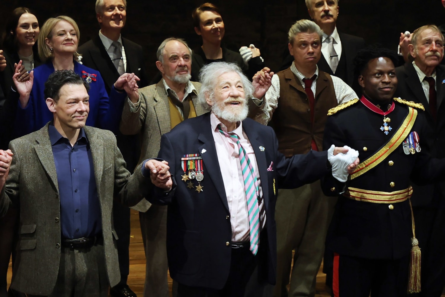 Ian McKellen taken to hospital after fall during London performance, image size:1500x1000