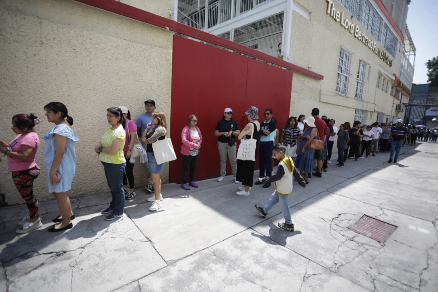 Elecciones en México: cierran las casillas tras una votación histórica con largas filas y sin incidentes violentos graves – Telemundo