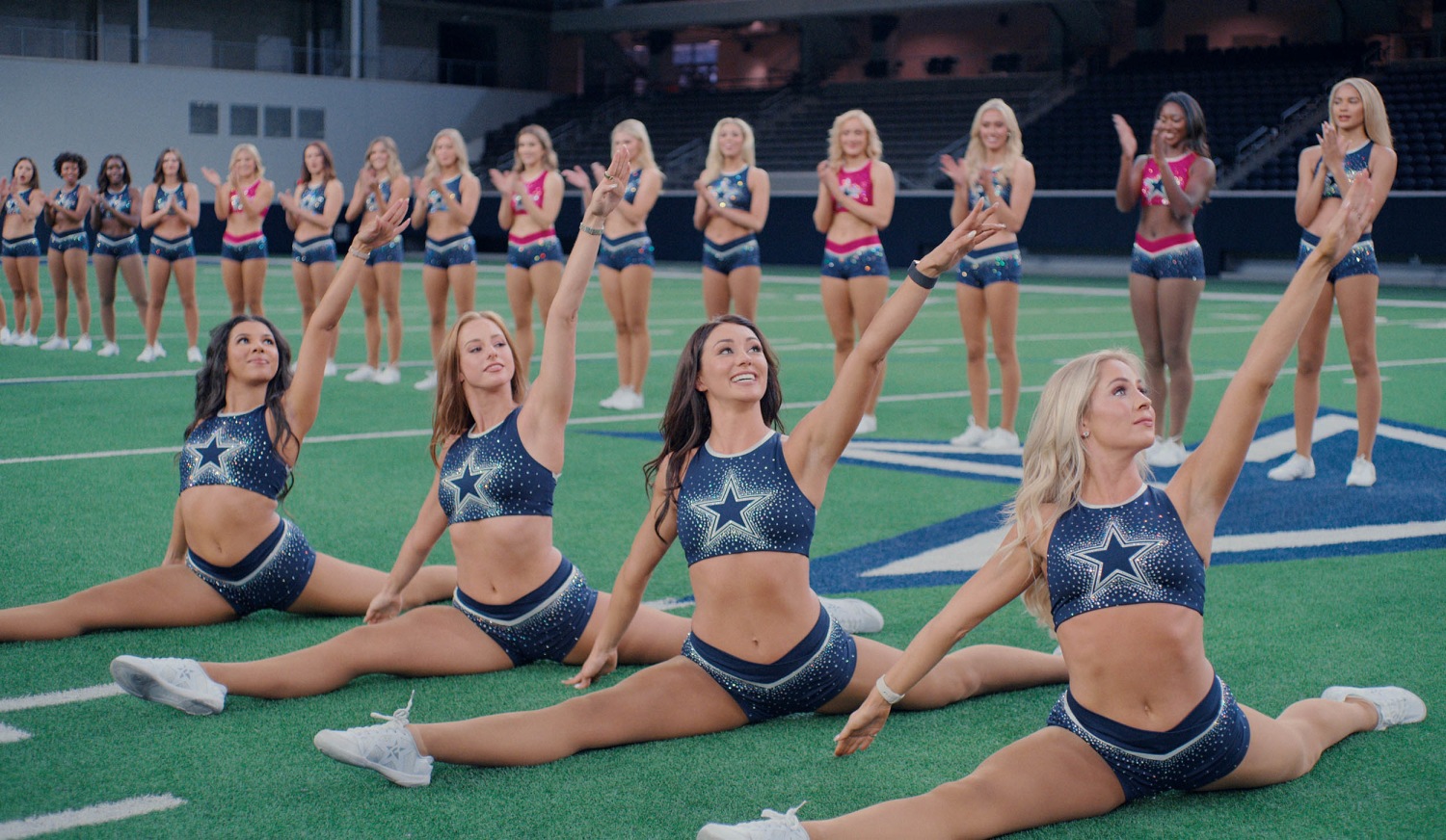 How Much Do The Dallas Cowboy Cheerleaders Make?