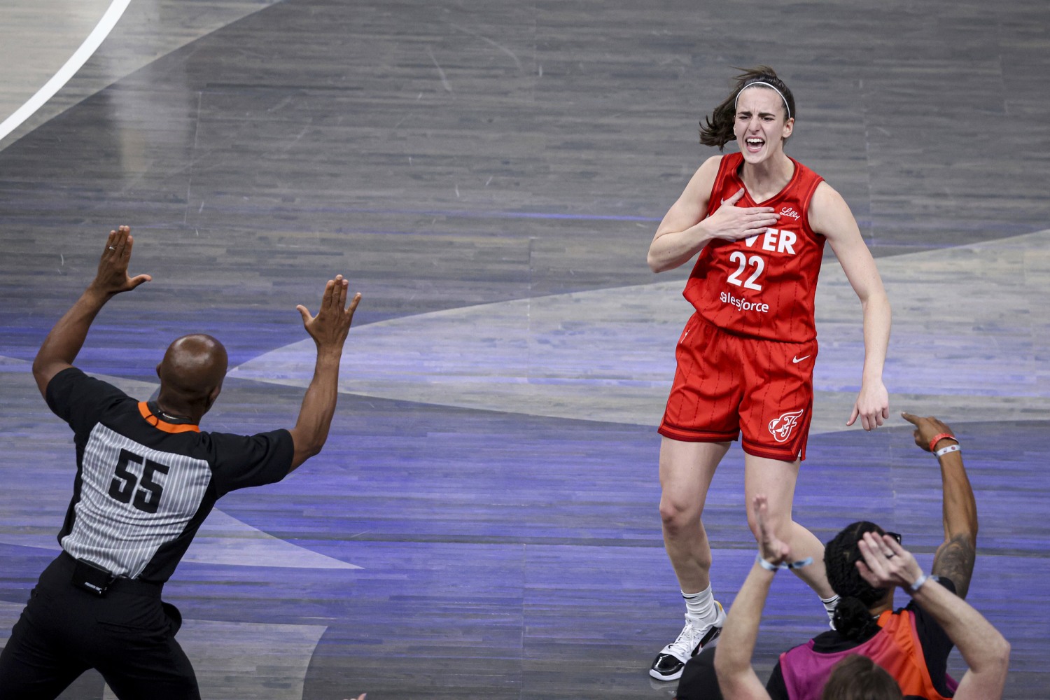 Caitlin Clark scores 29 to help Fever fend off Mercury rally in 98-89 win before sellout crowd