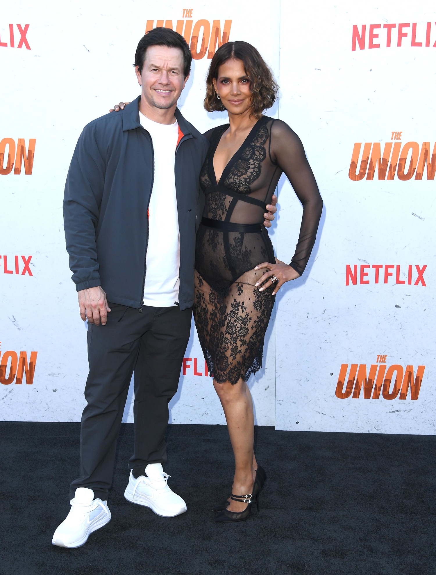 Director Explains Why Halle Berry And Mark Wahlberg Don’t Kiss in