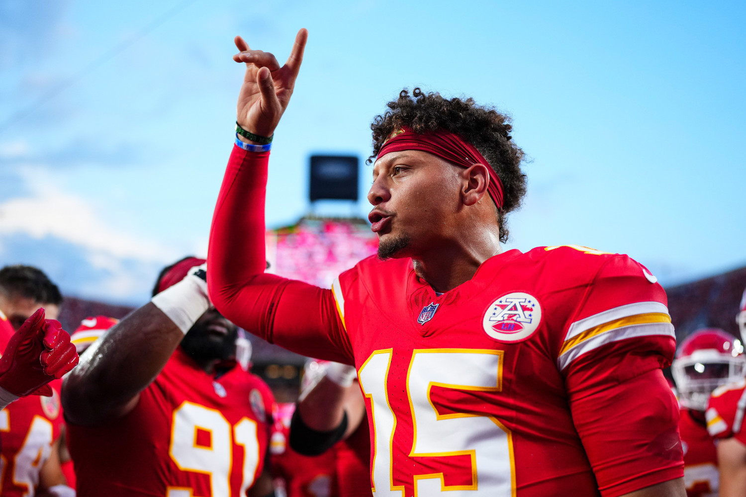 Patrick Mahomes' silence on the Trump-Harris election race speaks volumes